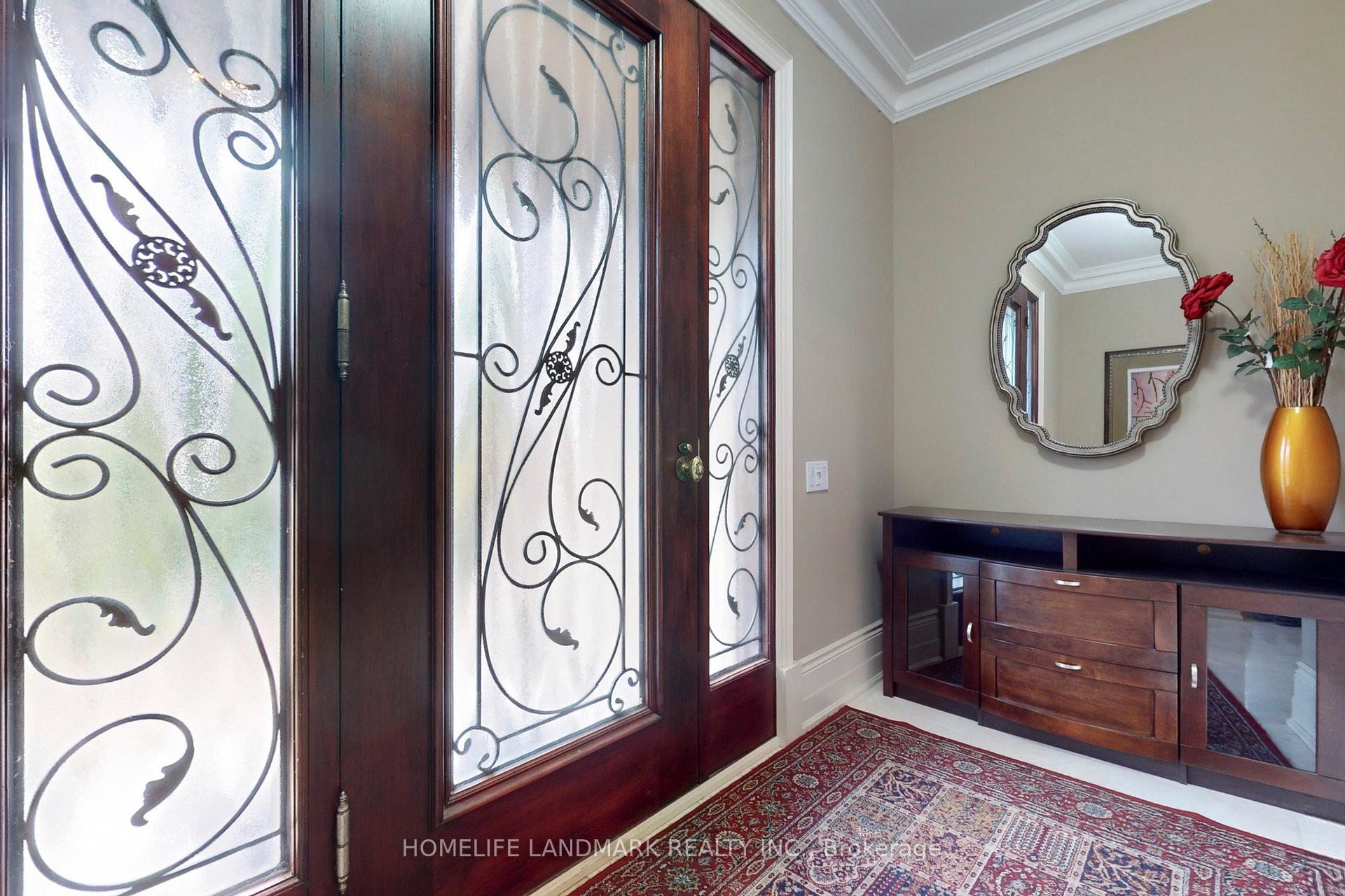 Photo 5 of 19 Wolf Run Court, Whitchurch-Stouffville, Rural Whitchurch-Stouffville — HOMEH