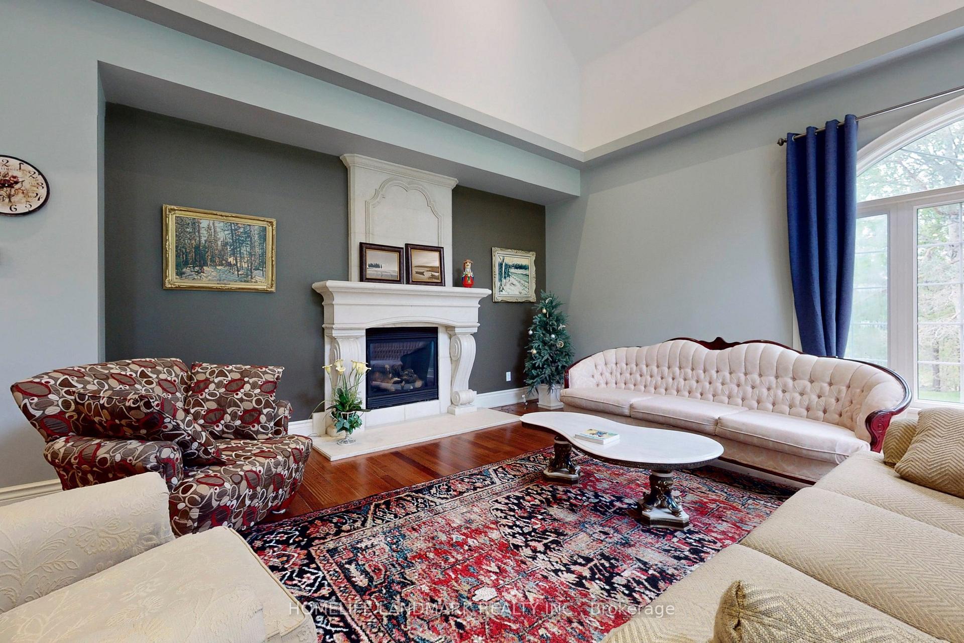 Photo 12 of 19 Wolf Run Court, Whitchurch-Stouffville, Rural Whitchurch-Stouffville — HOMEH