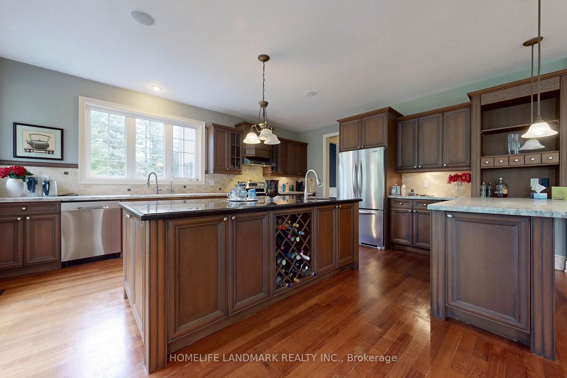 Photo 14 of 19 Wolf Run Court, Whitchurch-Stouffville, Rural Whitchurch-Stouffville — HOMEH