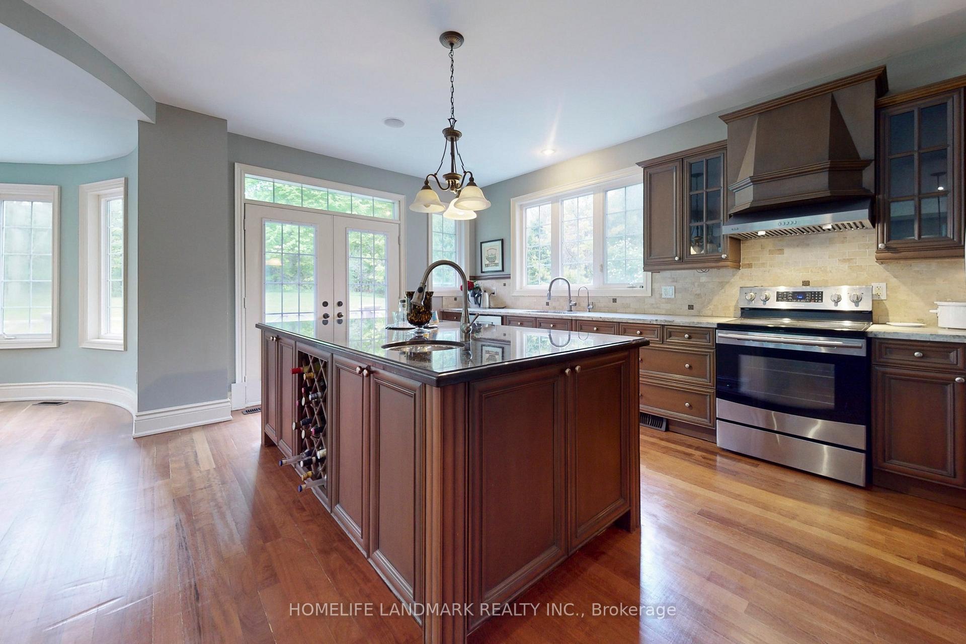 Photo 15 of 19 Wolf Run Court, Whitchurch-Stouffville, Rural Whitchurch-Stouffville — HOMEH