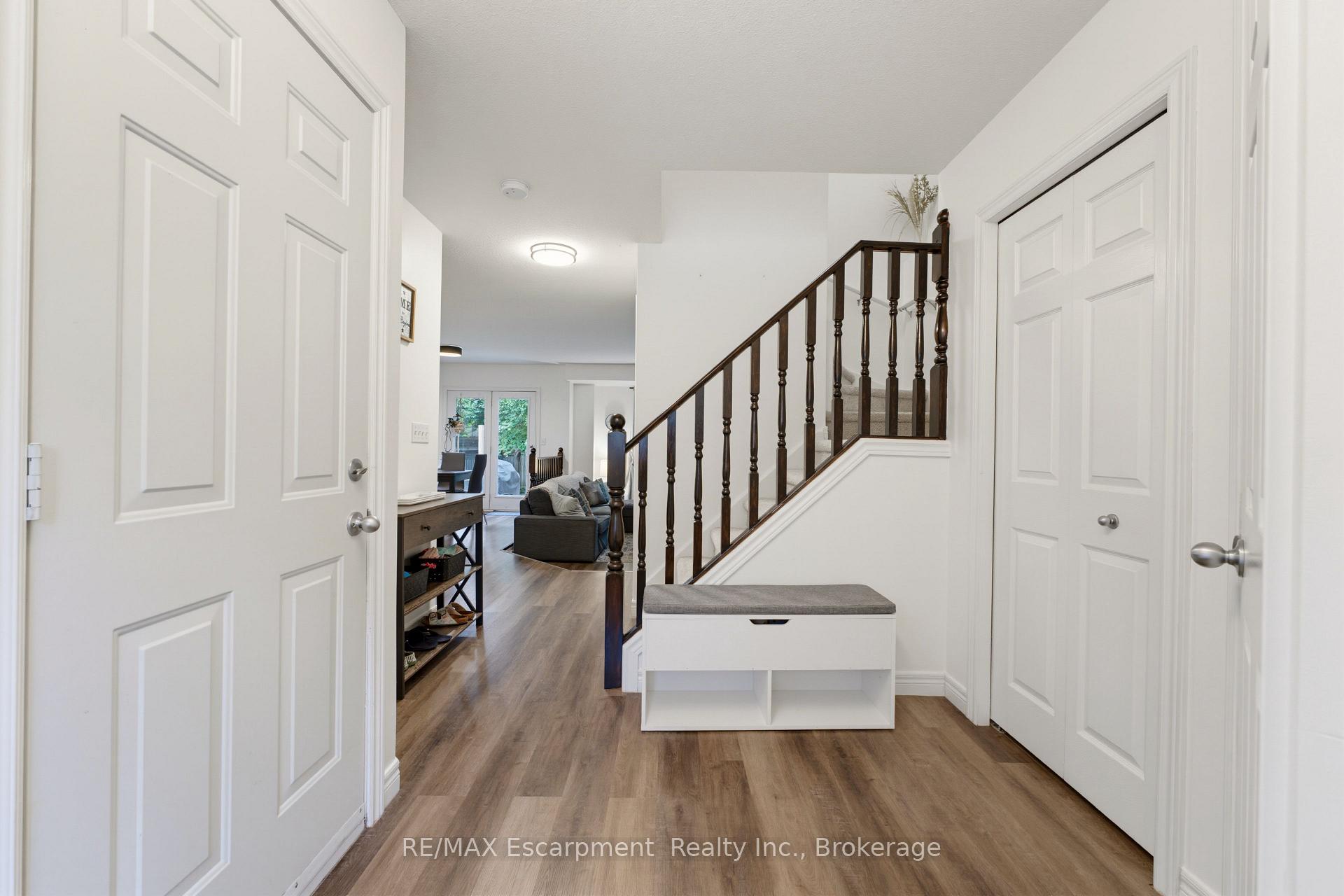 Photo 10 of 62 Potters Way, Woodstock, Woodstock - South — HOMEH