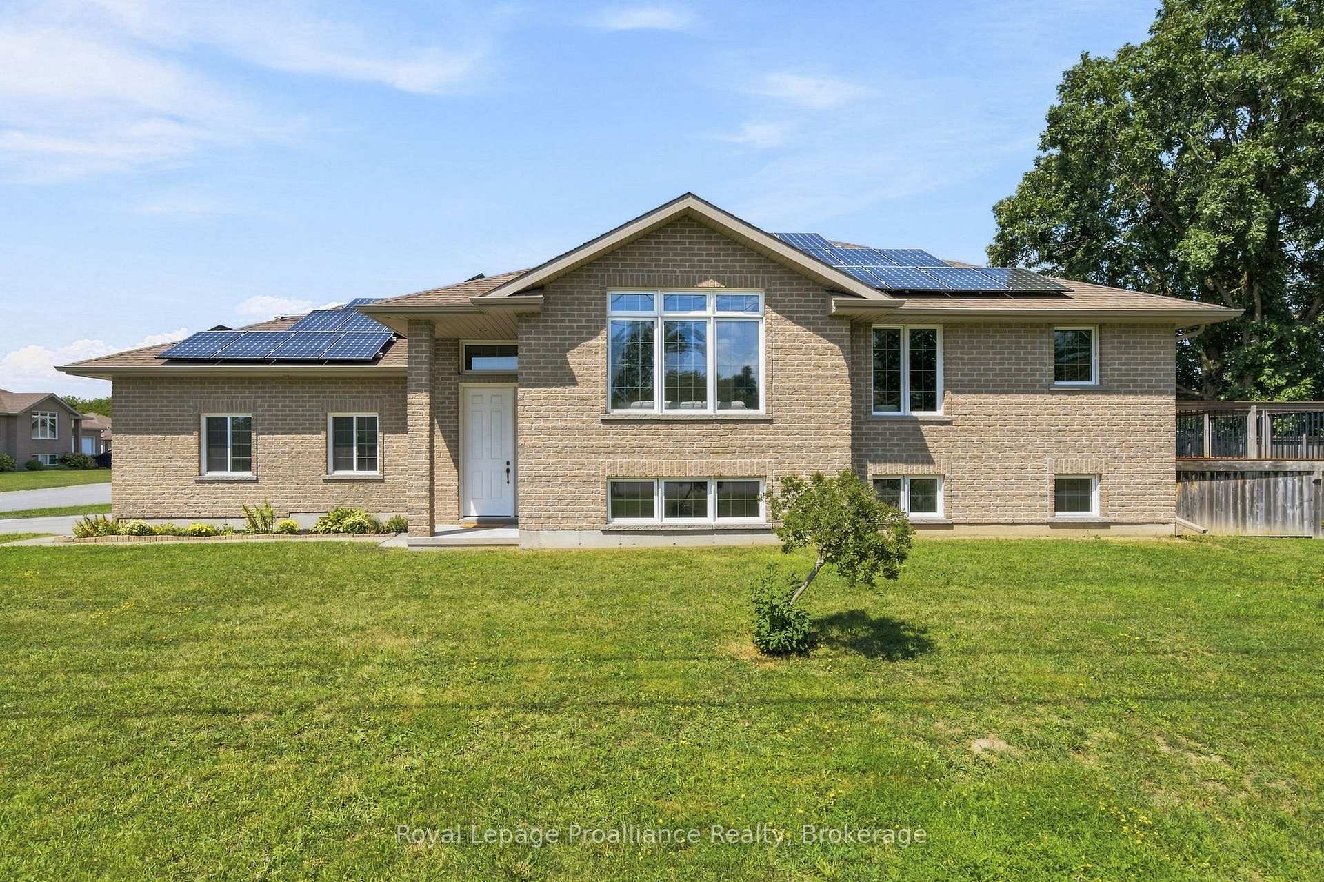 Photo 1 of 63 Freedom Crescent, Quinte West, Sidney Ward — HOMEH
