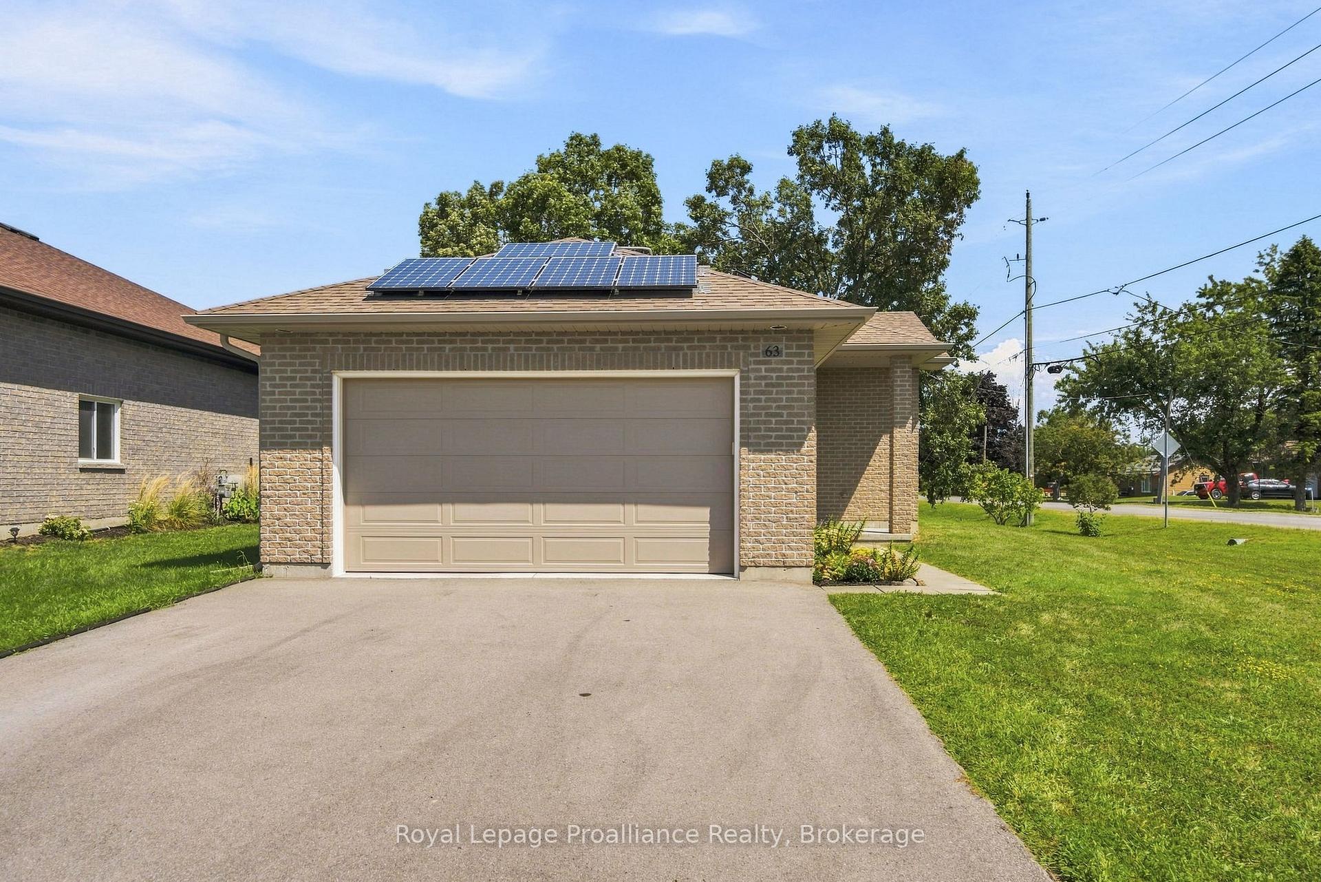 Photo 3 of 63 Freedom Crescent, Quinte West, Sidney Ward — HOMEH