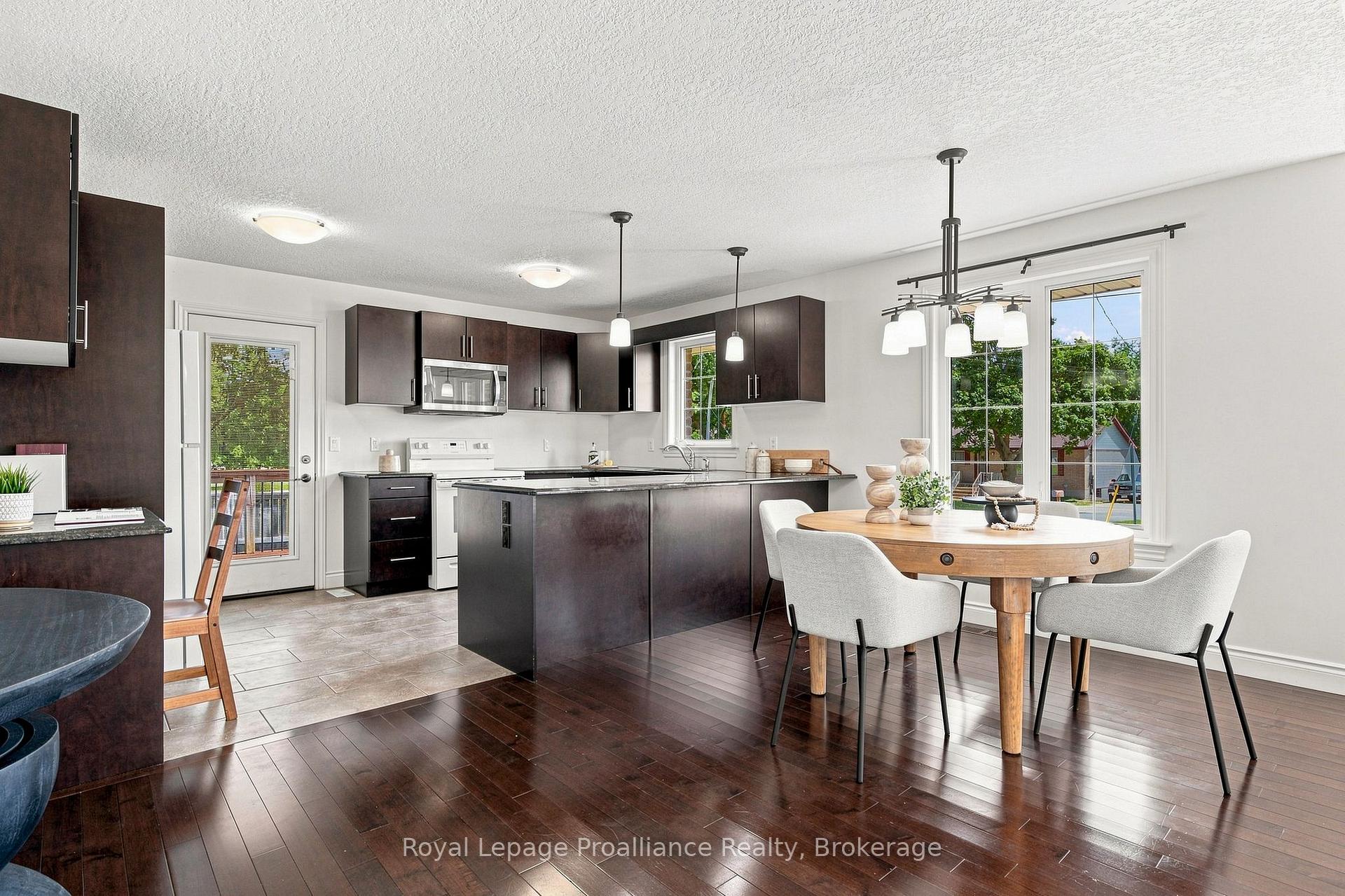 Photo 17 of 63 Freedom Crescent, Quinte West, Sidney Ward — HOMEH