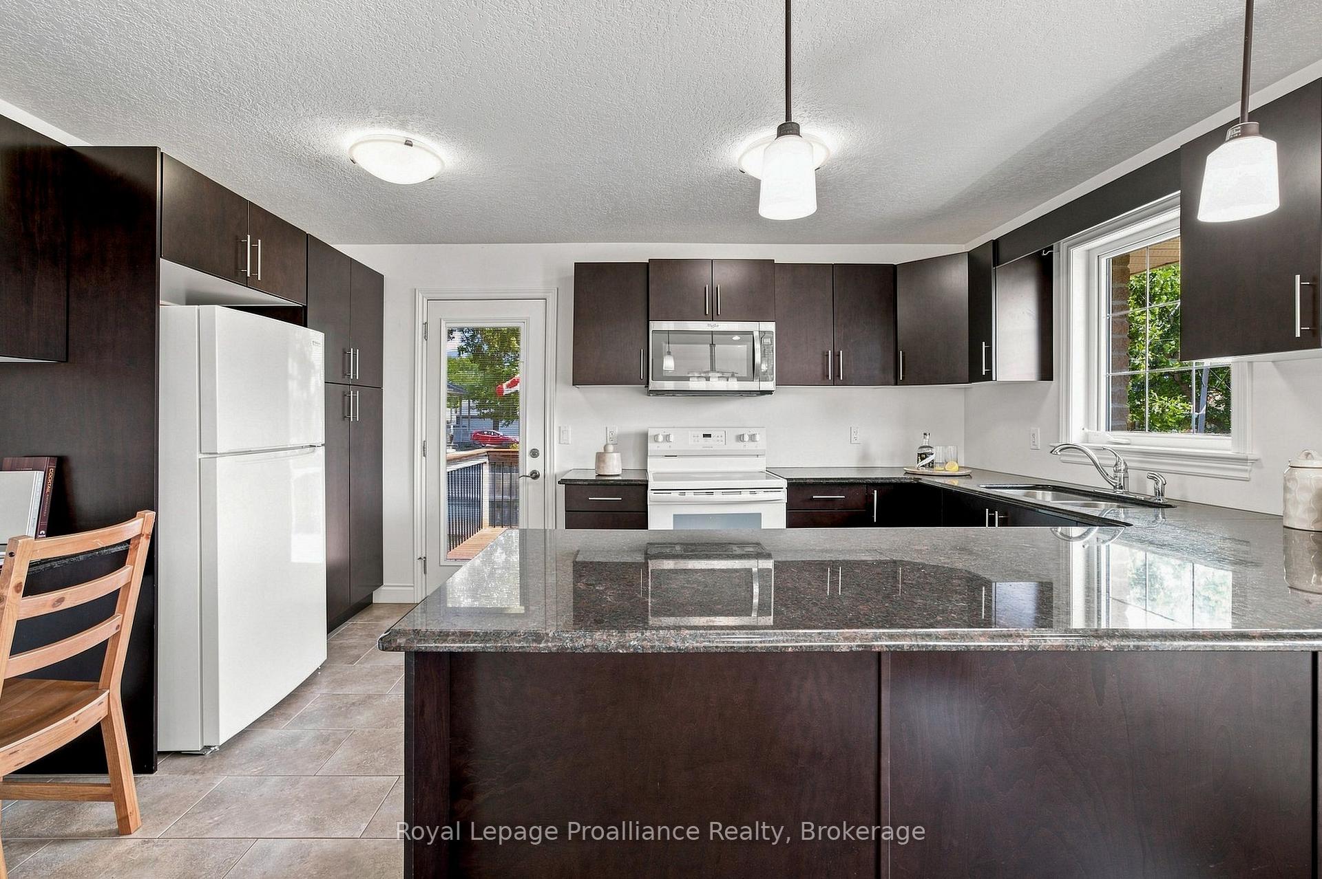 Photo 19 of 63 Freedom Crescent, Quinte West, Sidney Ward — HOMEH