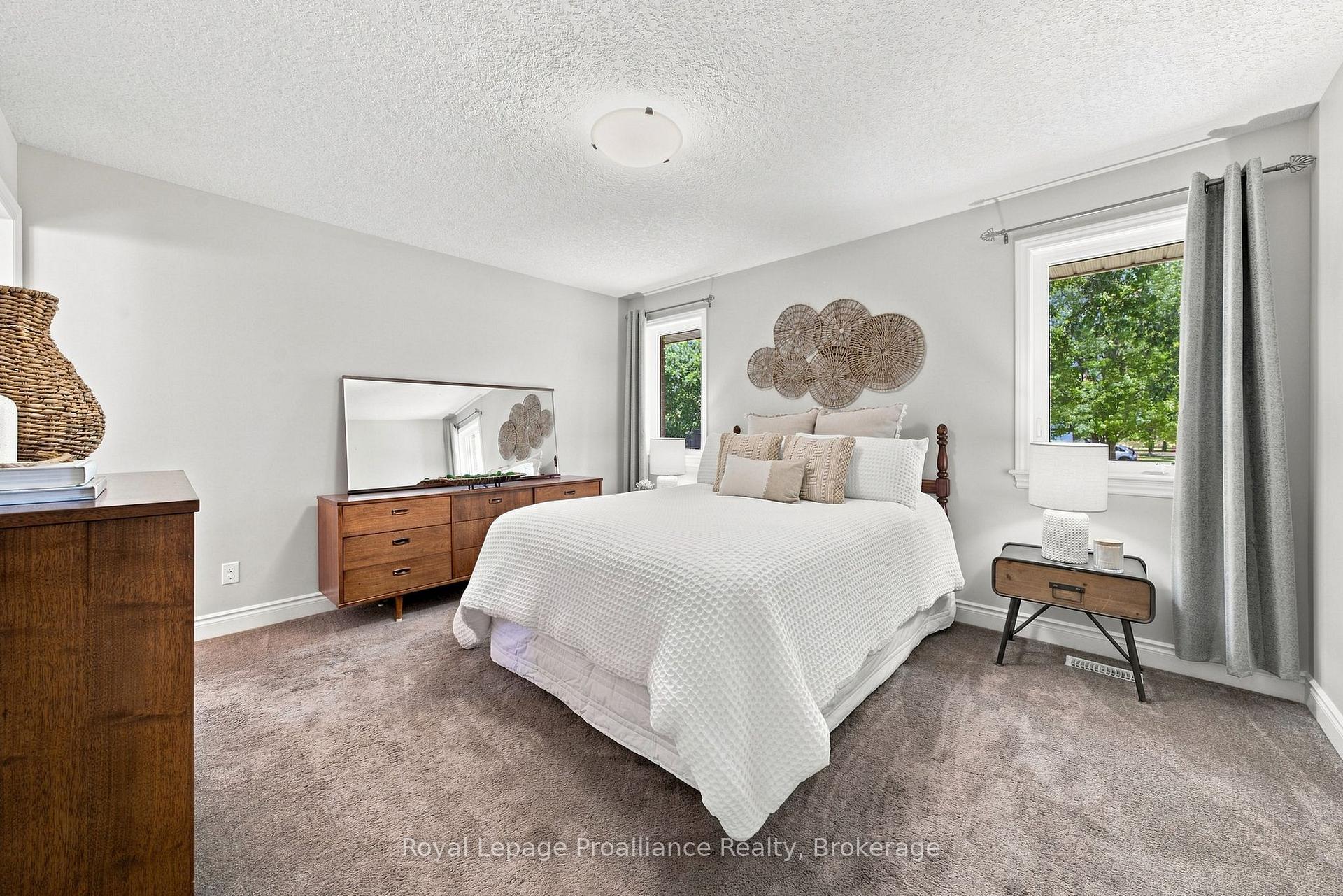 Photo 24 of 63 Freedom Crescent, Quinte West, Sidney Ward — HOMEH