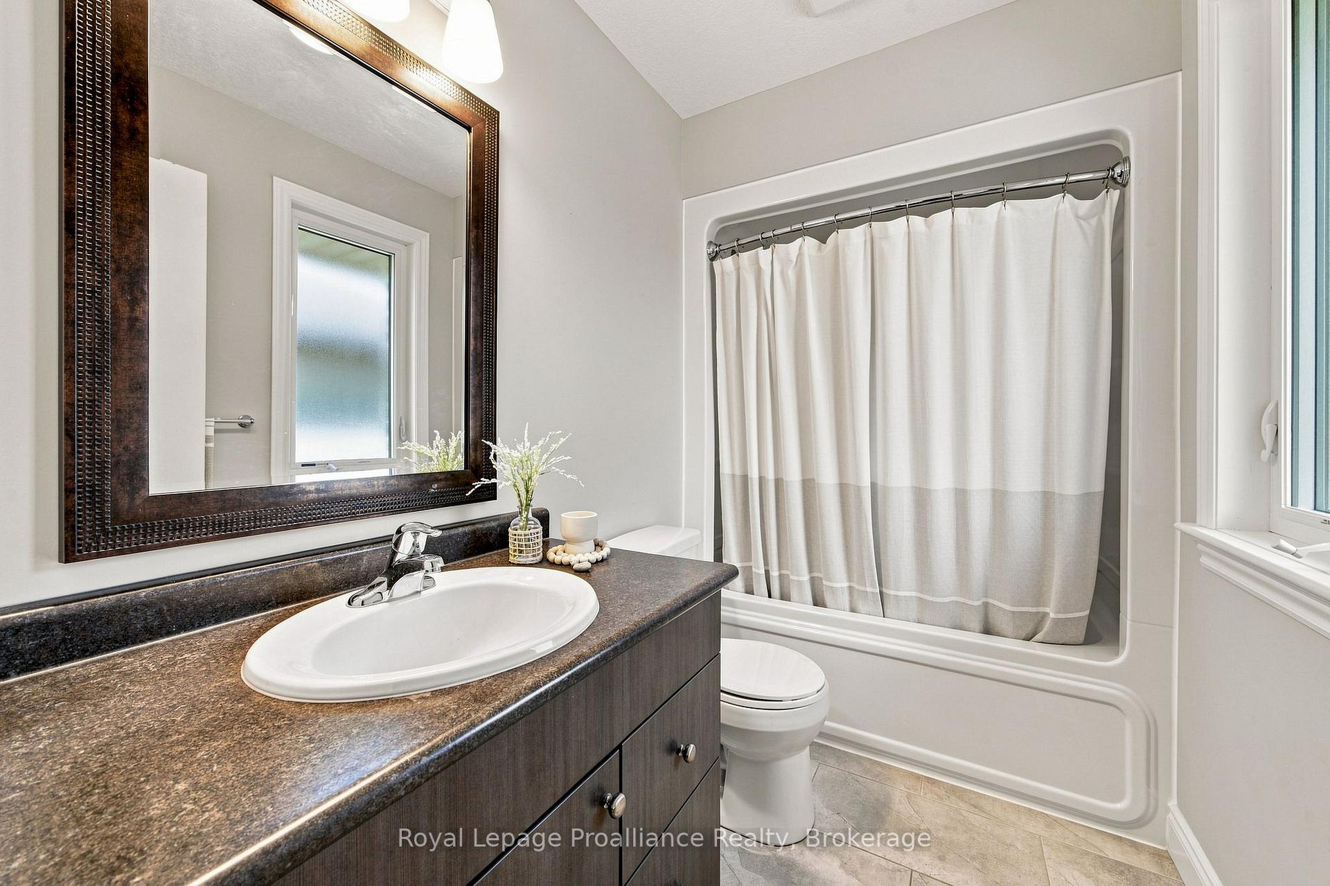 Photo 27 of 63 Freedom Crescent, Quinte West, Sidney Ward — HOMEH