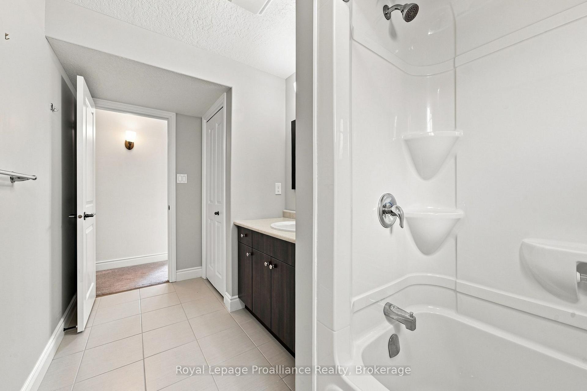 Photo 36 of 63 Freedom Crescent, Quinte West, Sidney Ward — HOMEH