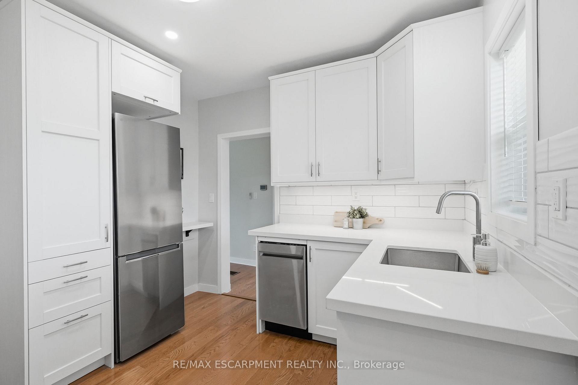 Photo 6 of 410 Beach Boulevard, Hamilton, Hamilton Beach — HOMEH