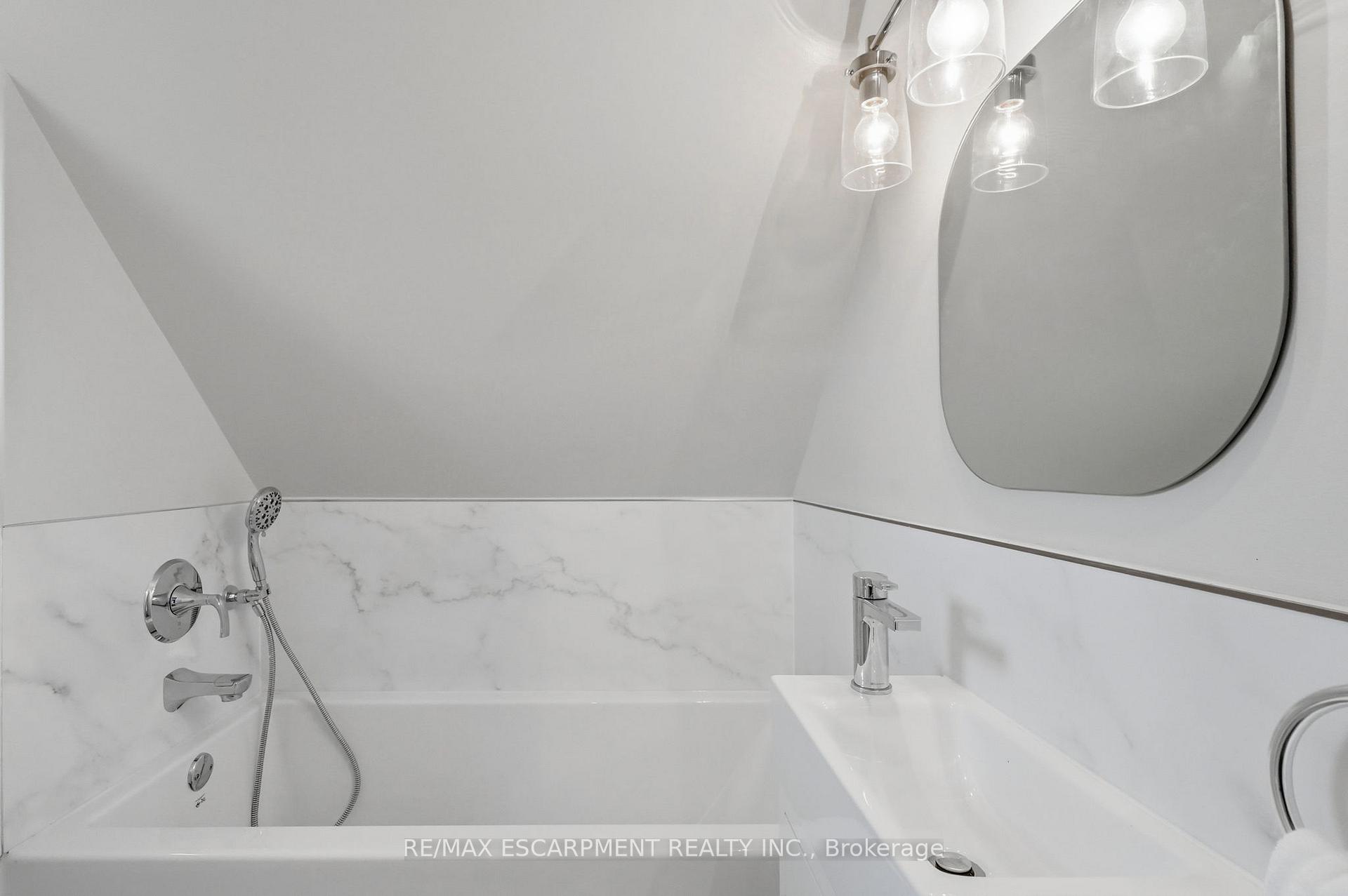 Photo 13 of 410 Beach Boulevard, Hamilton, Hamilton Beach — HOMEH