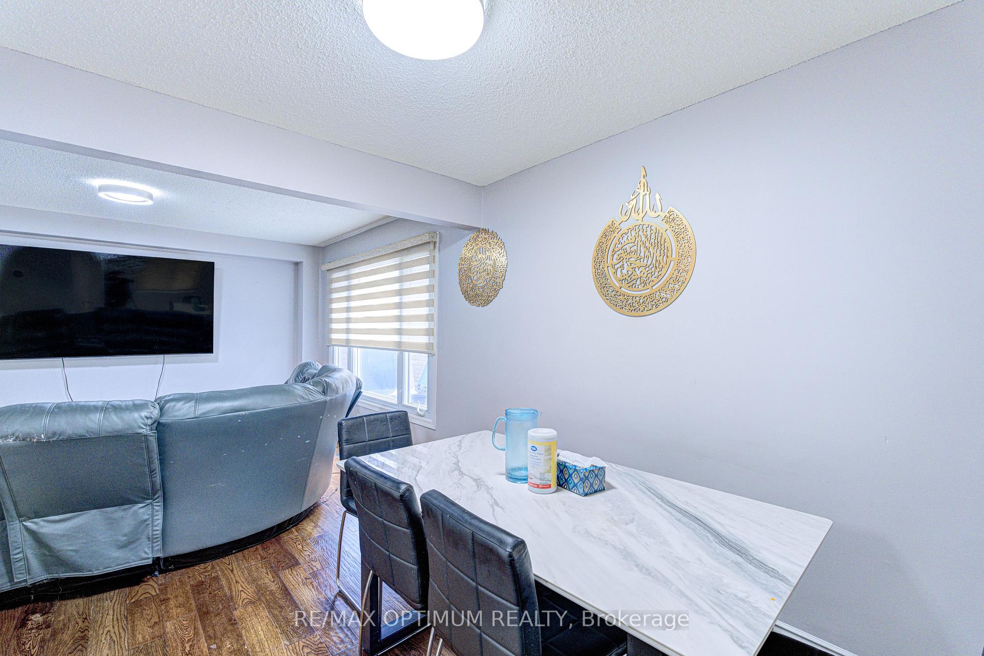 Photo 5 of 5 Roehampton Crescent, Brampton, Brampton South — HOMEH