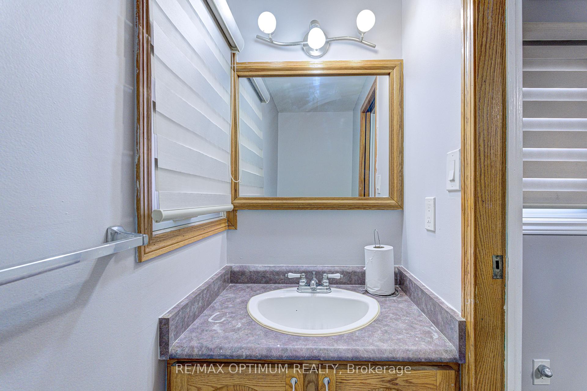 Photo 13 of 5 Roehampton Crescent, Brampton, Brampton South — HOMEH