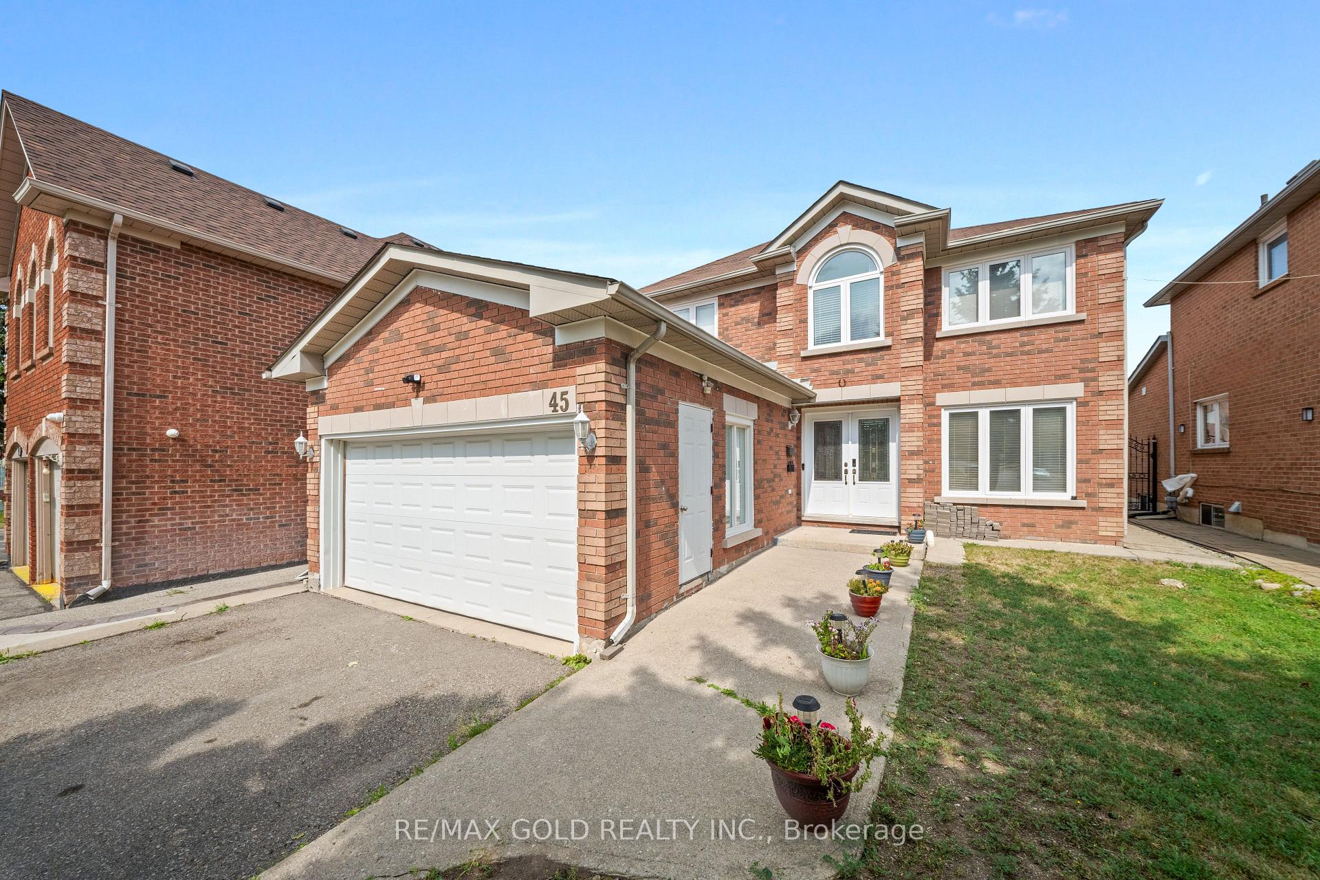 Photo 2 of 45 Eagleridge Drive, Brampton, Sandringham-Wellington — HOMEH