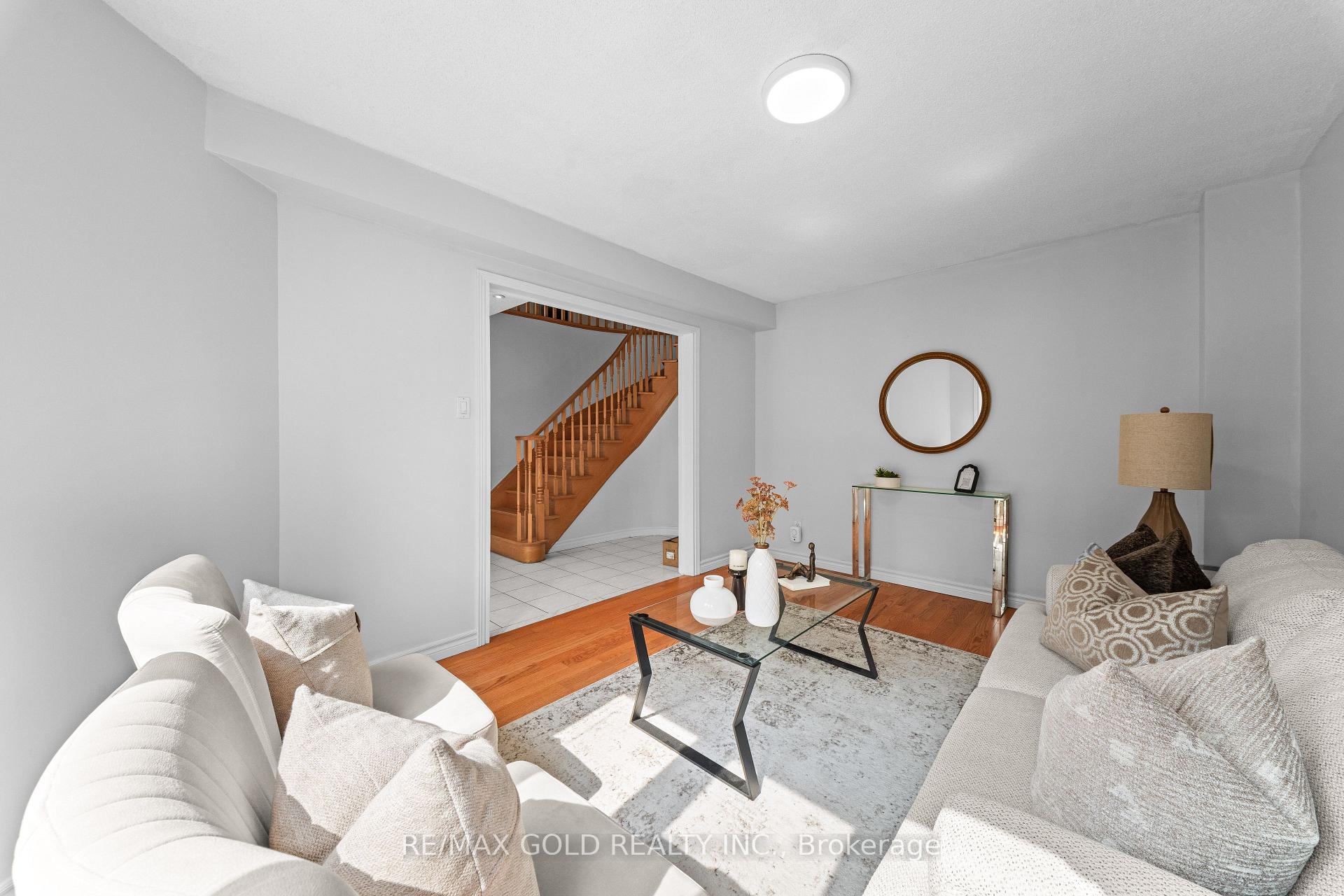 Photo 9 of 45 Eagleridge Drive, Brampton, Sandringham-Wellington — HOMEH