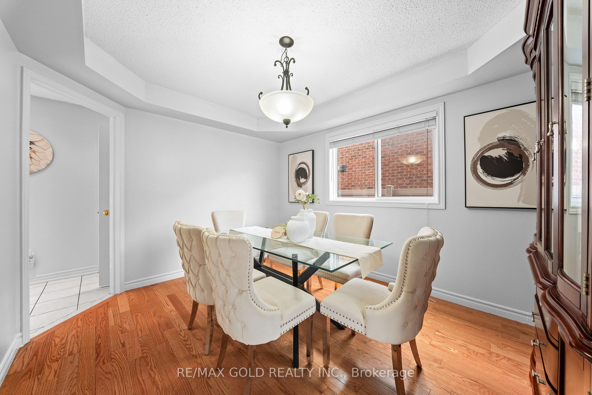 Photo 11 of 45 Eagleridge Drive, Brampton, Sandringham-Wellington — HOMEH