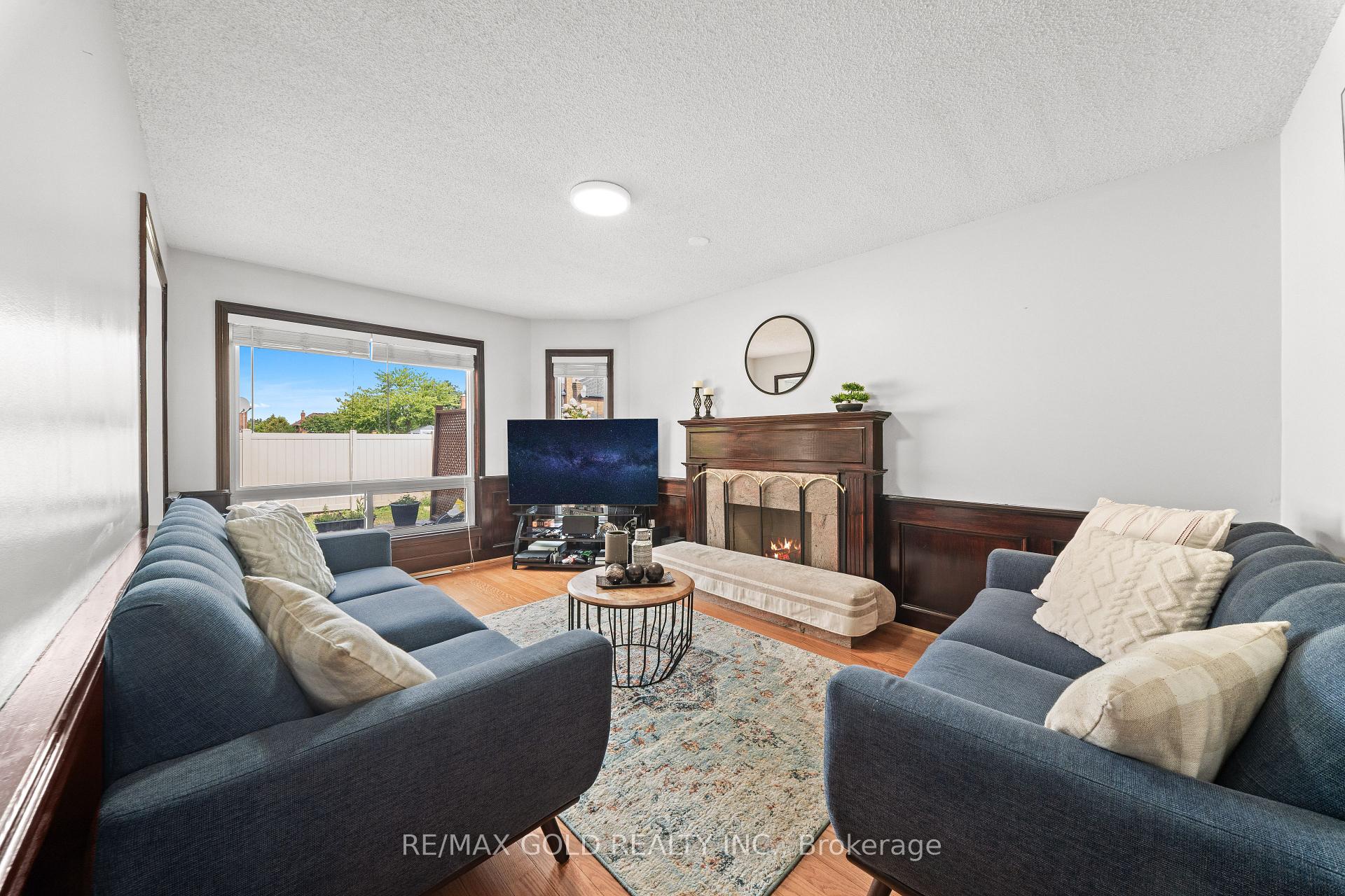 Photo 17 of 45 Eagleridge Drive, Brampton, Sandringham-Wellington — HOMEH