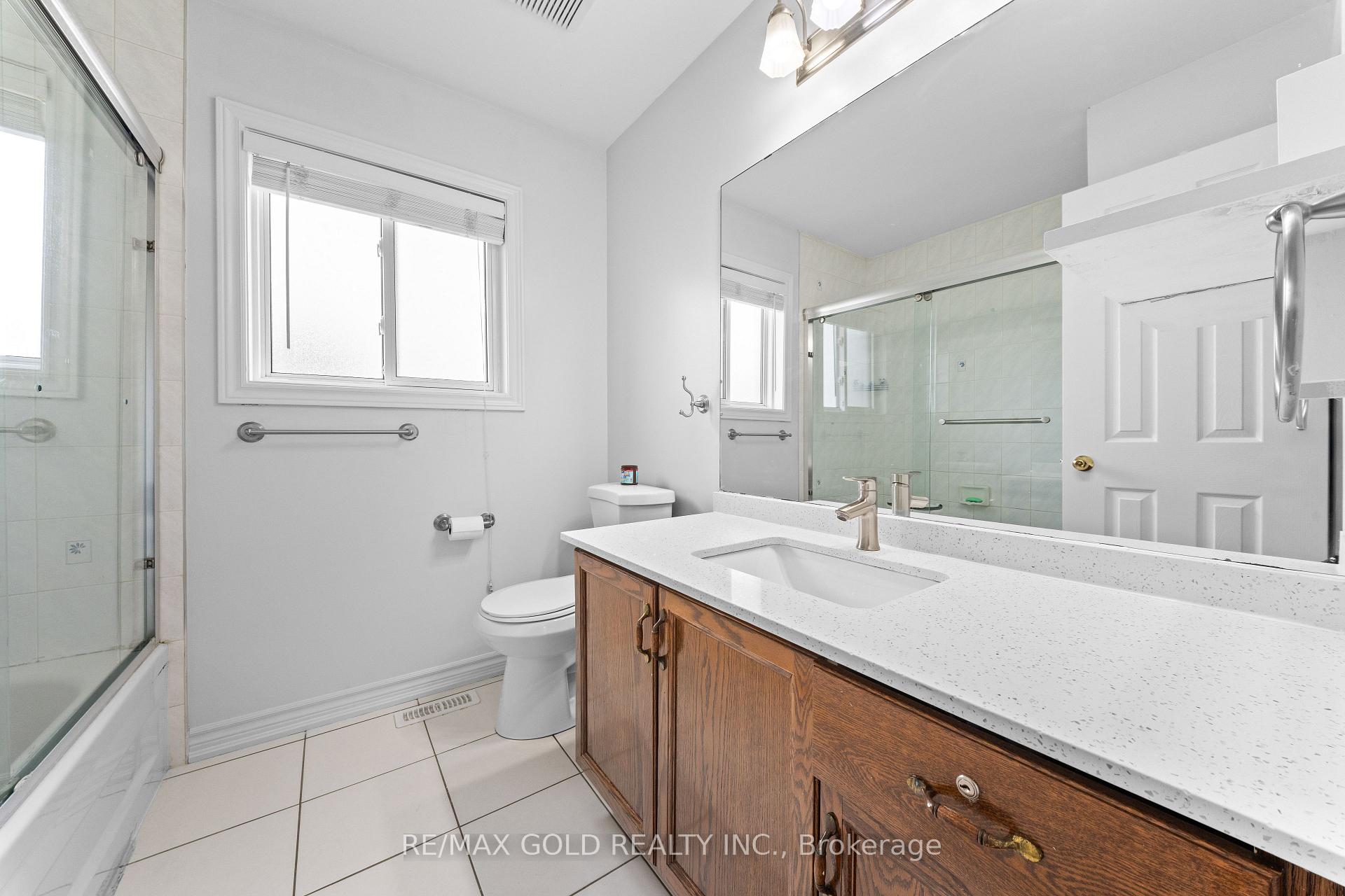 Photo 28 of 45 Eagleridge Drive, Brampton, Sandringham-Wellington — HOMEH
