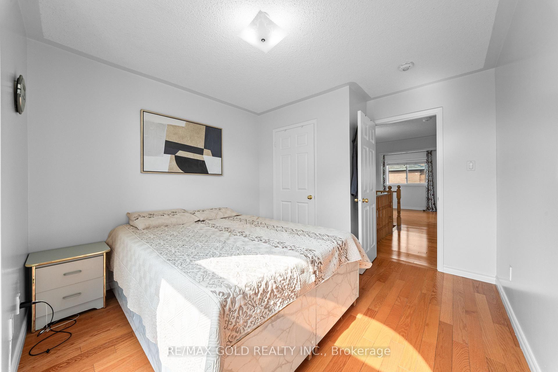 Photo 30 of 45 Eagleridge Drive, Brampton, Sandringham-Wellington — HOMEH