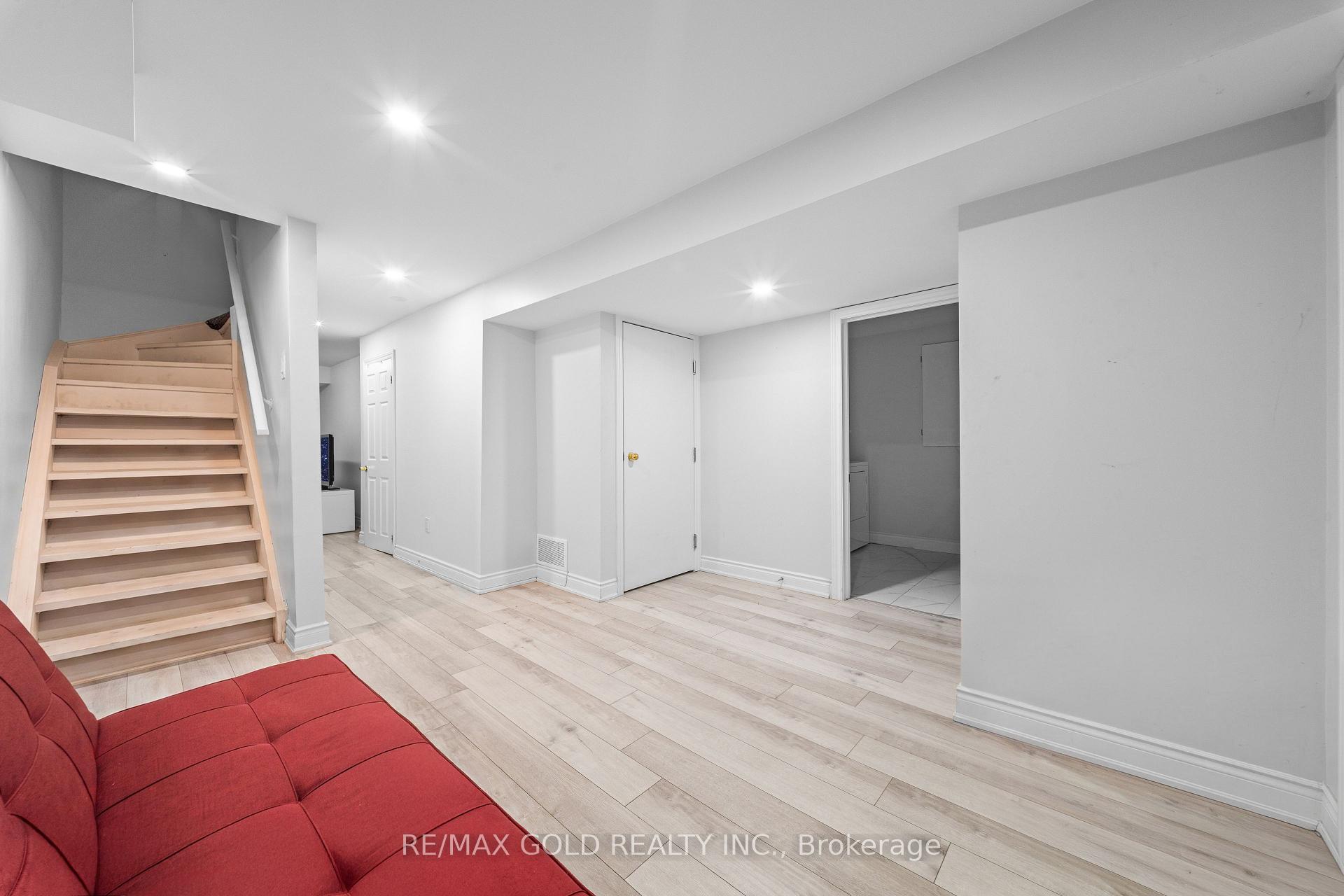 Photo 33 of 45 Eagleridge Drive, Brampton, Sandringham-Wellington — HOMEH