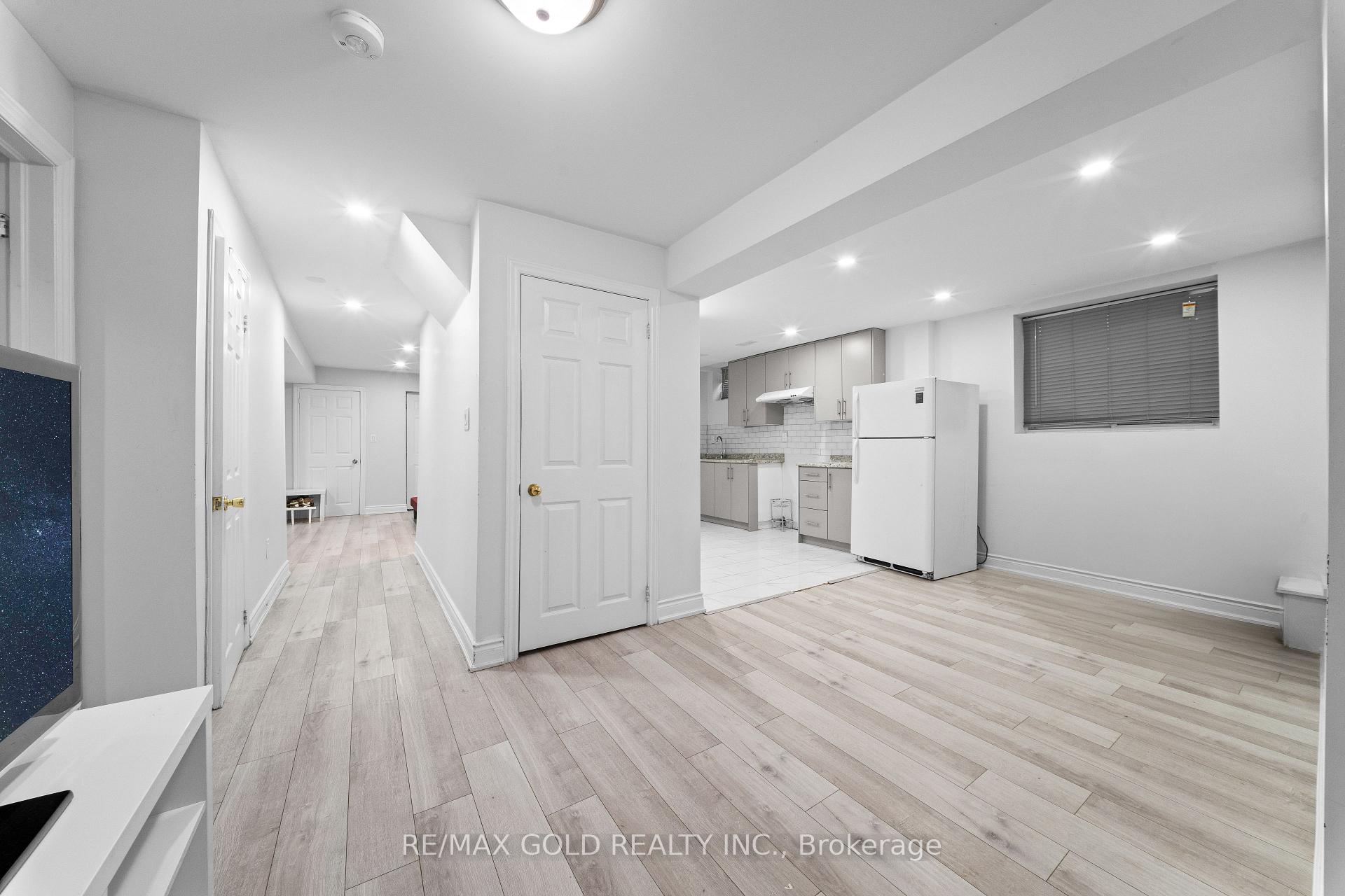 Photo 34 of 45 Eagleridge Drive, Brampton, Sandringham-Wellington — HOMEH