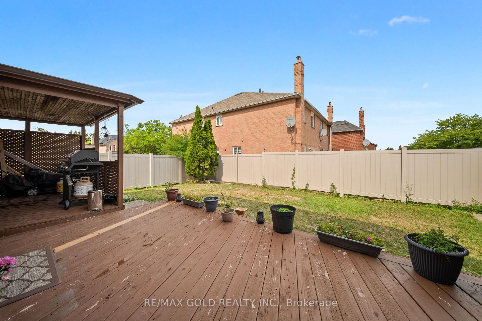 Photo 42 of 45 Eagleridge Drive, Brampton, Sandringham-Wellington — HOMEH