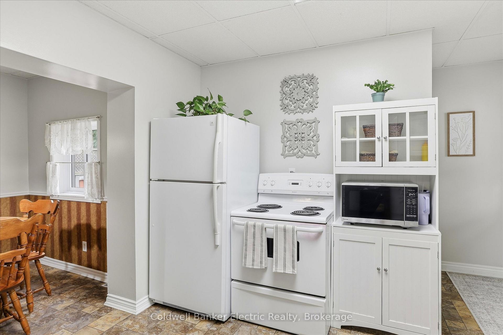 Photo 12 of 461 Murray Street, Peterborough, Town Ward 3 — HOMEH