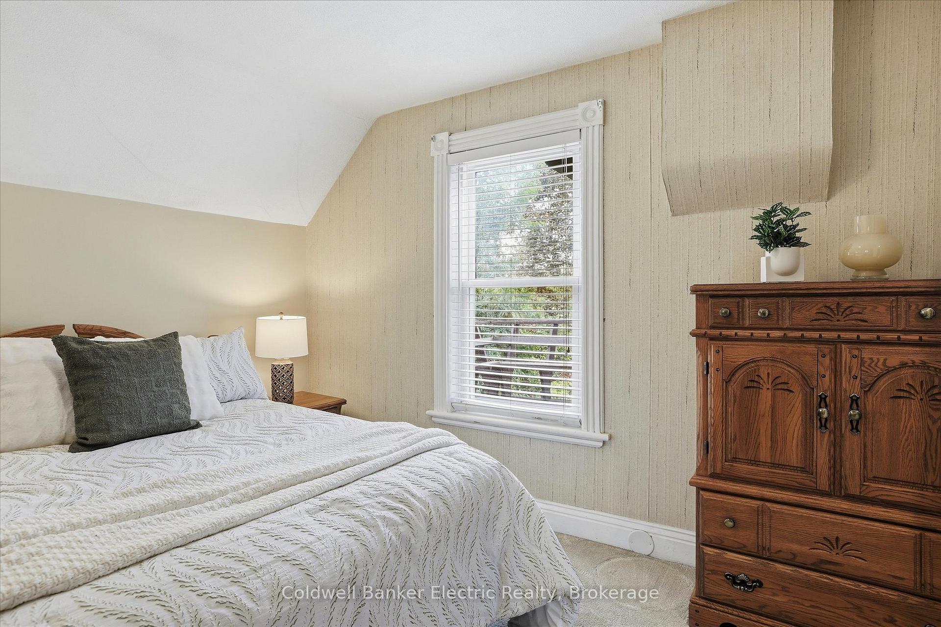 Photo 18 of 461 Murray Street, Peterborough, Town Ward 3 — HOMEH