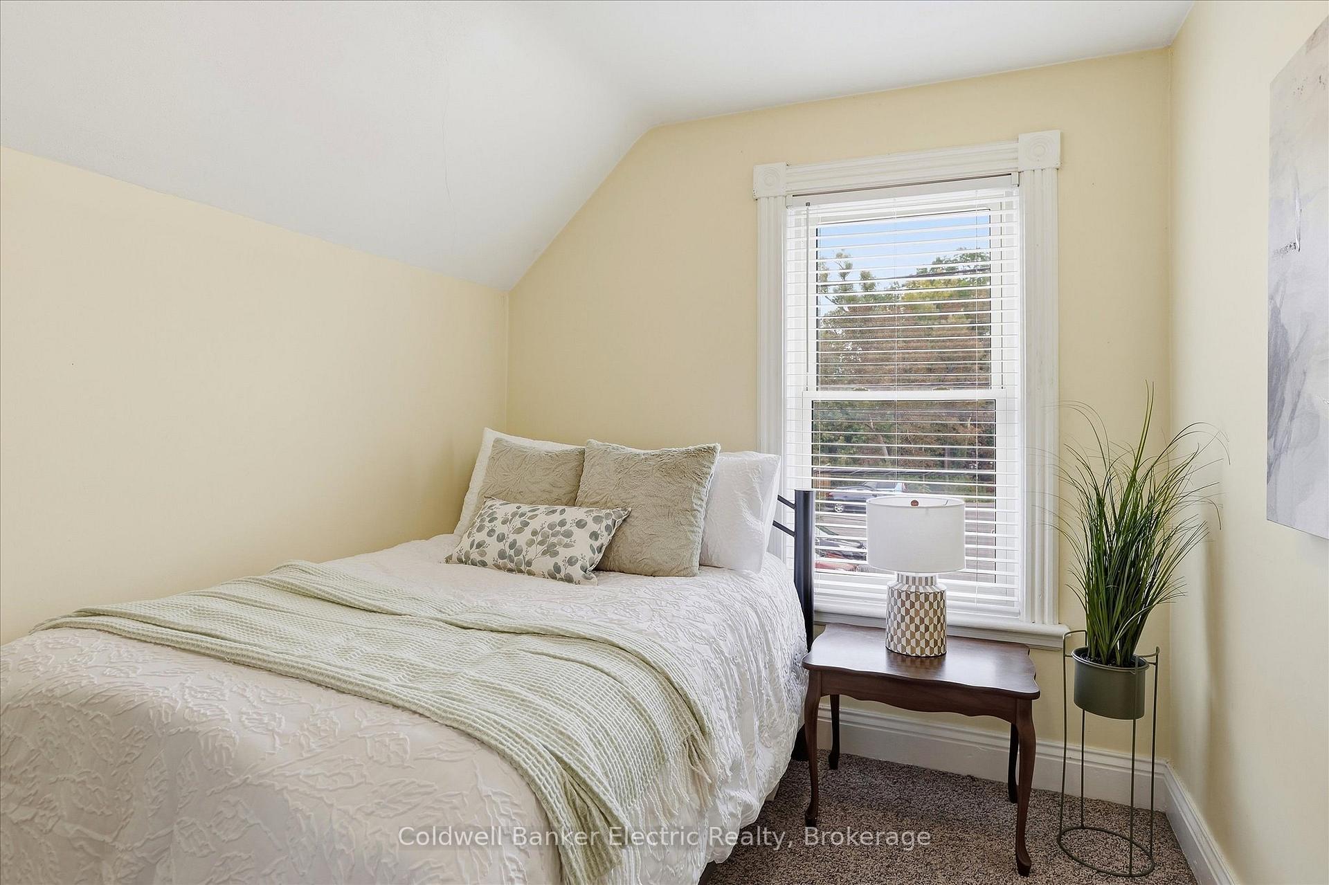 Photo 25 of 461 Murray Street, Peterborough, Town Ward 3 — HOMEH