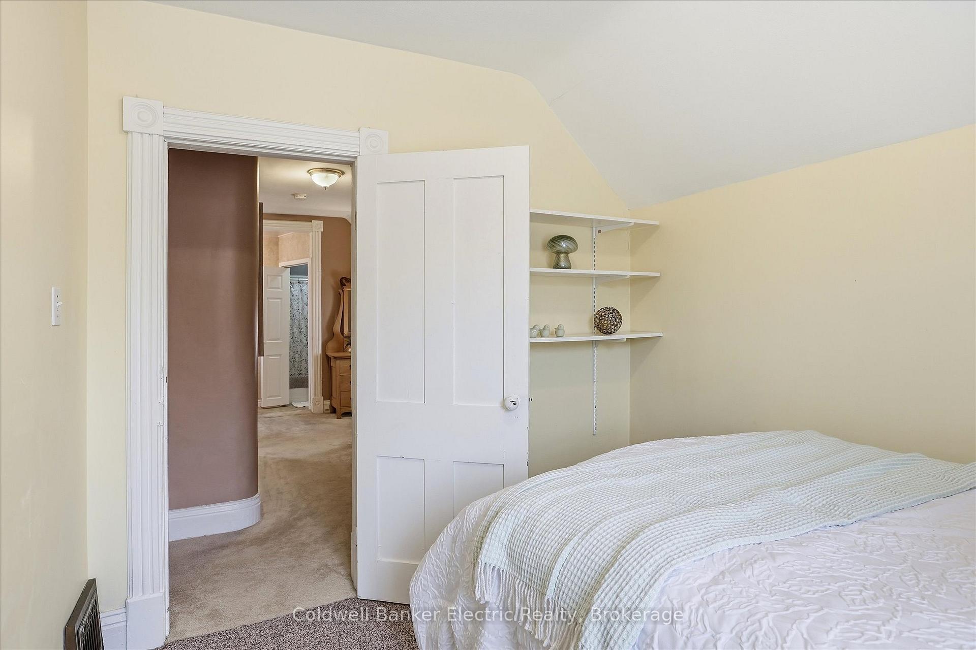 Photo 26 of 461 Murray Street, Peterborough, Town Ward 3 — HOMEH