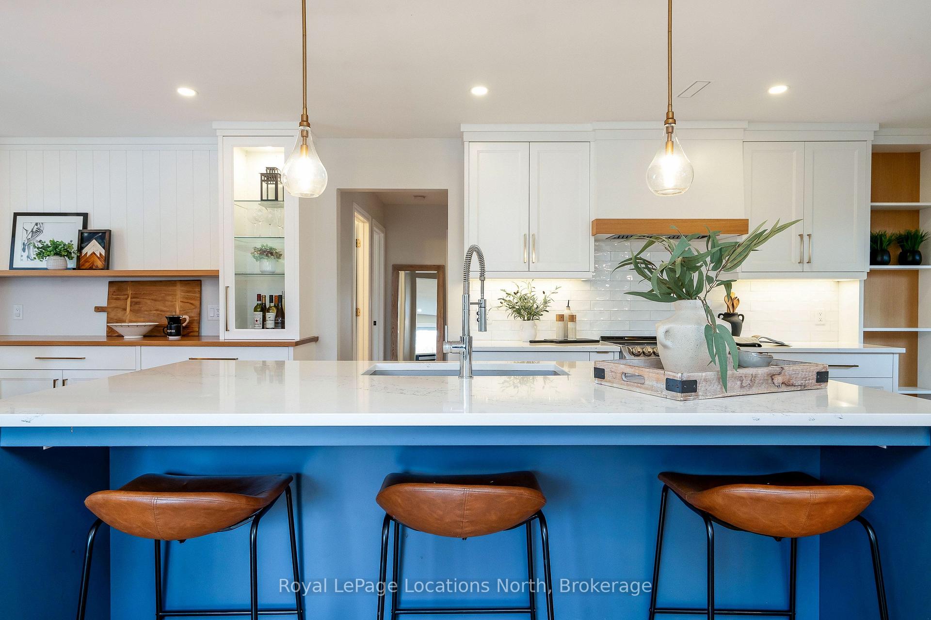 Photo 3 of 390 Second Street, Collingwood — HOMEH