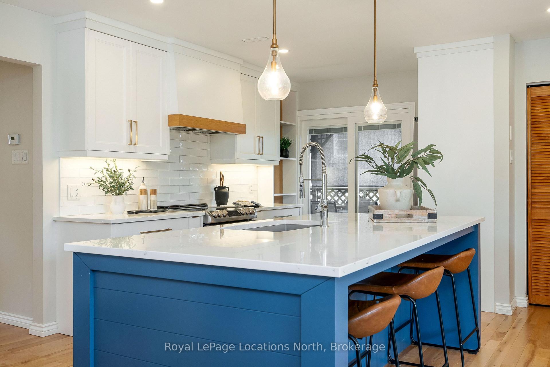 Photo 13 of 390 Second Street, Collingwood — HOMEH
