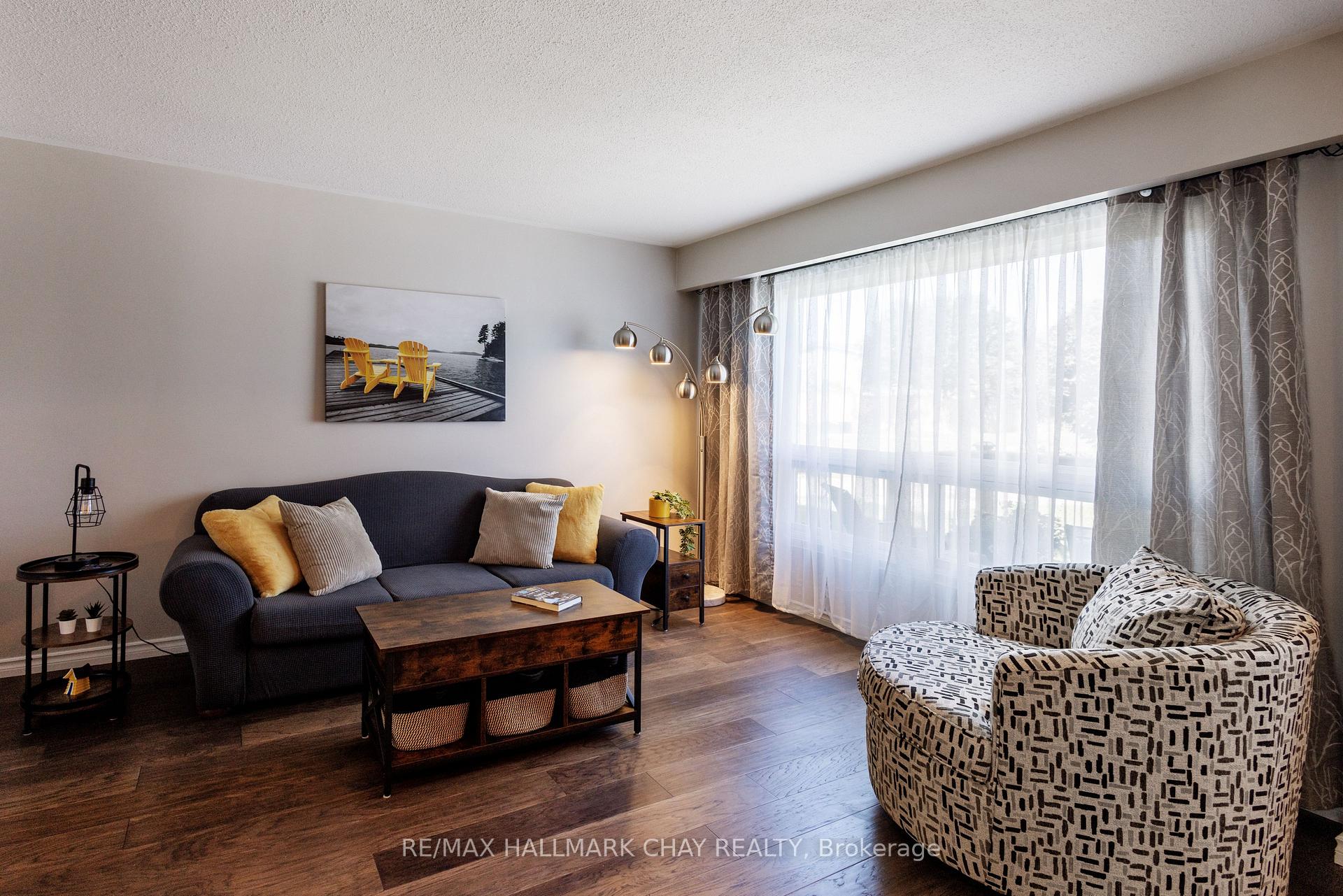 Photo 7 of 103 Daphne Crescent, Barrie, Cundles East — HOMEH