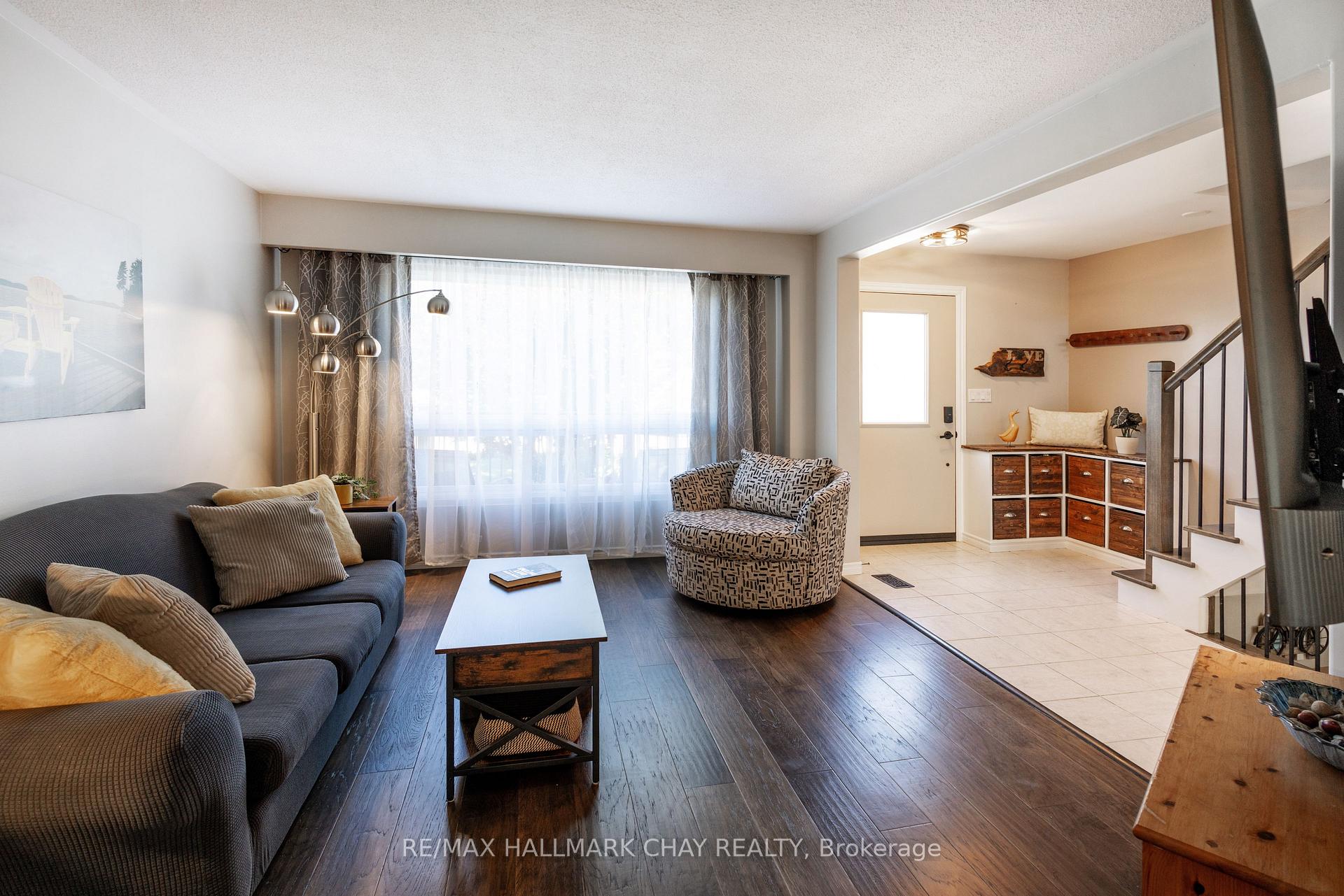 Photo 8 of 103 Daphne Crescent, Barrie, Cundles East — HOMEH