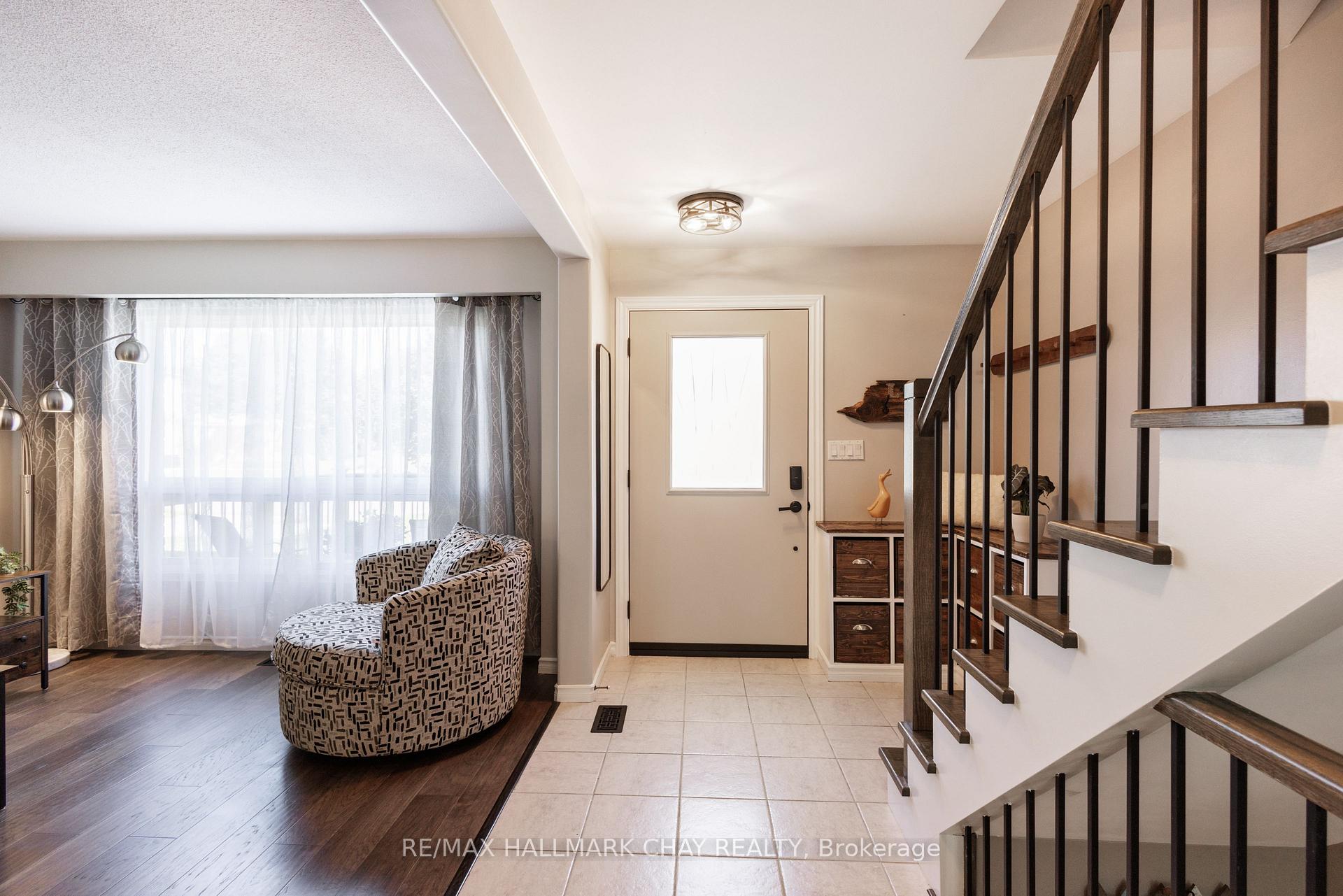 Photo 10 of 103 Daphne Crescent, Barrie, Cundles East — HOMEH