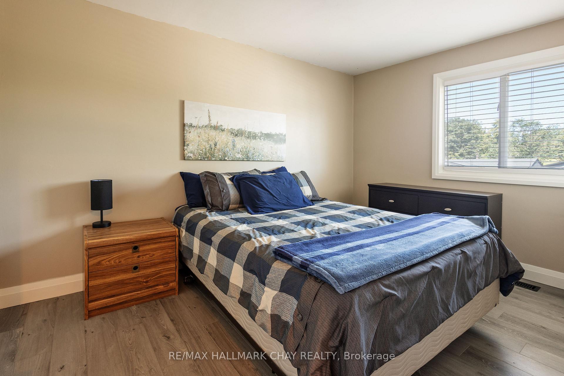 Photo 18 of 103 Daphne Crescent, Barrie, Cundles East — HOMEH