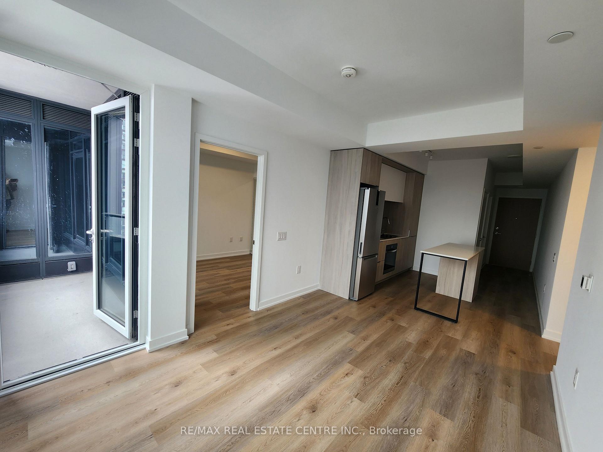 Photo 7 of Unit 4305, 395 Square One Drive, Mississauga, City Centre — HOMEH