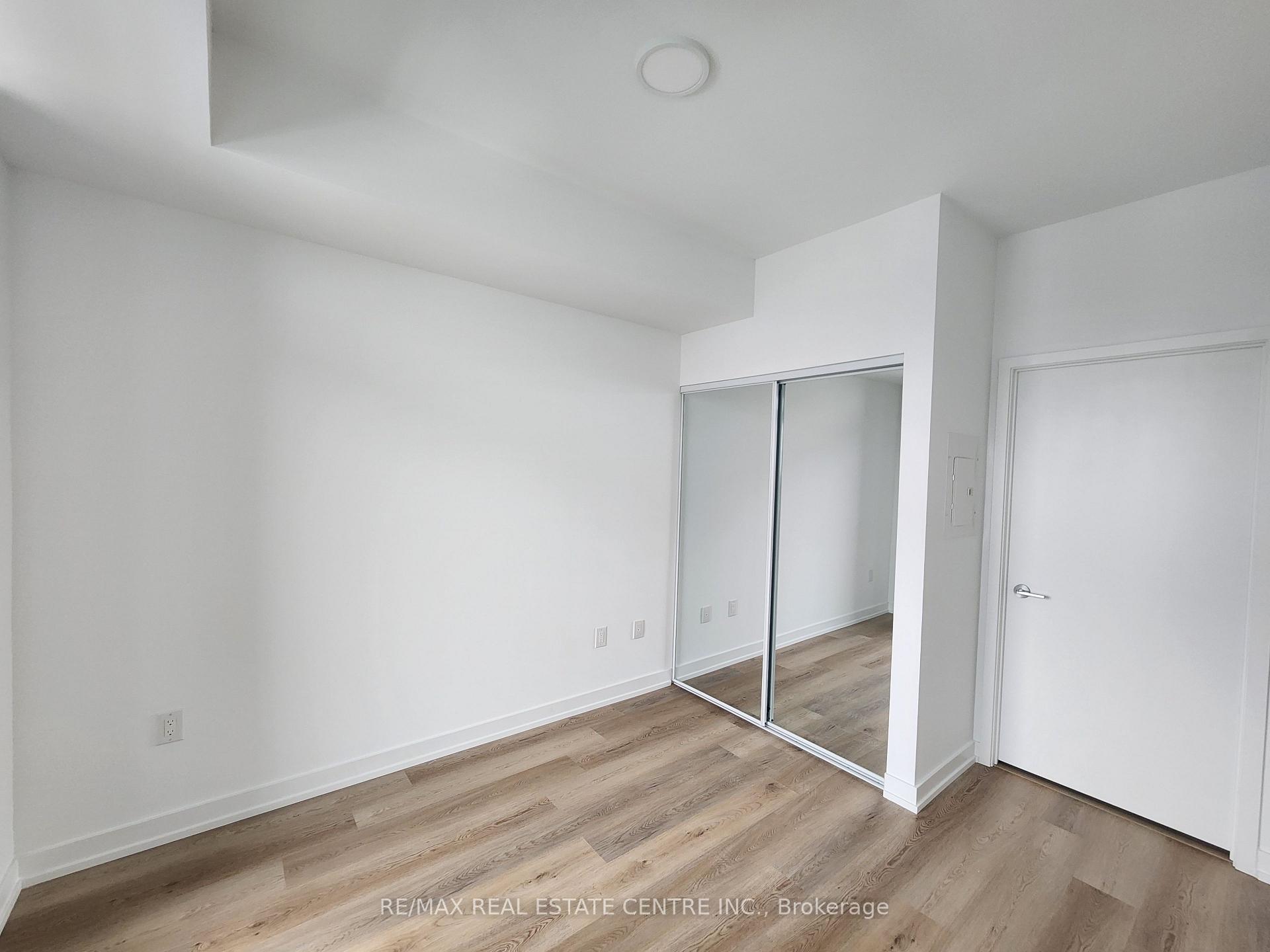 Photo 8 of Unit 4305, 395 Square One Drive, Mississauga, City Centre — HOMEH