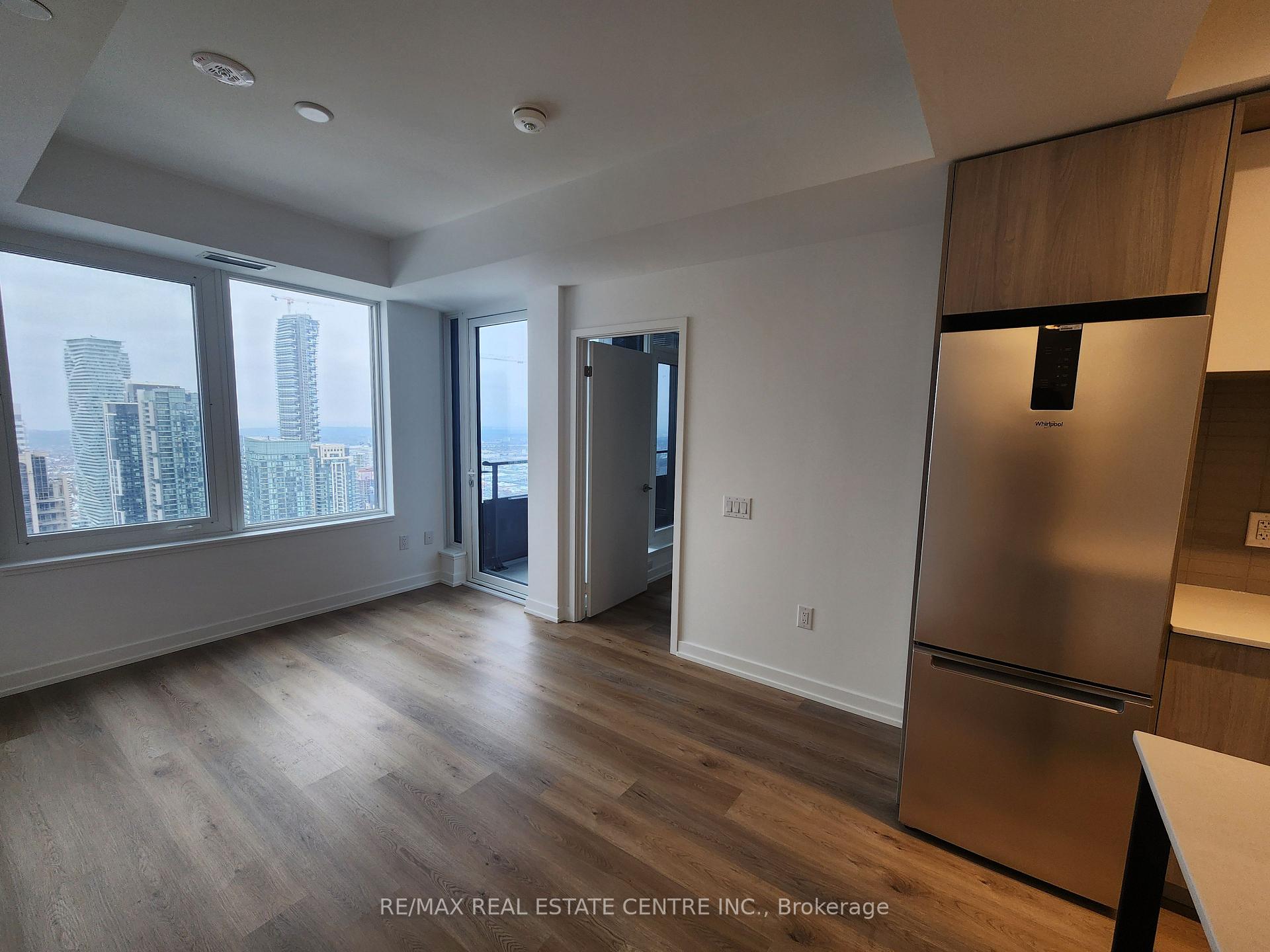 Photo 18 of Unit 4305, 395 Square One Drive, Mississauga, City Centre — HOMEH