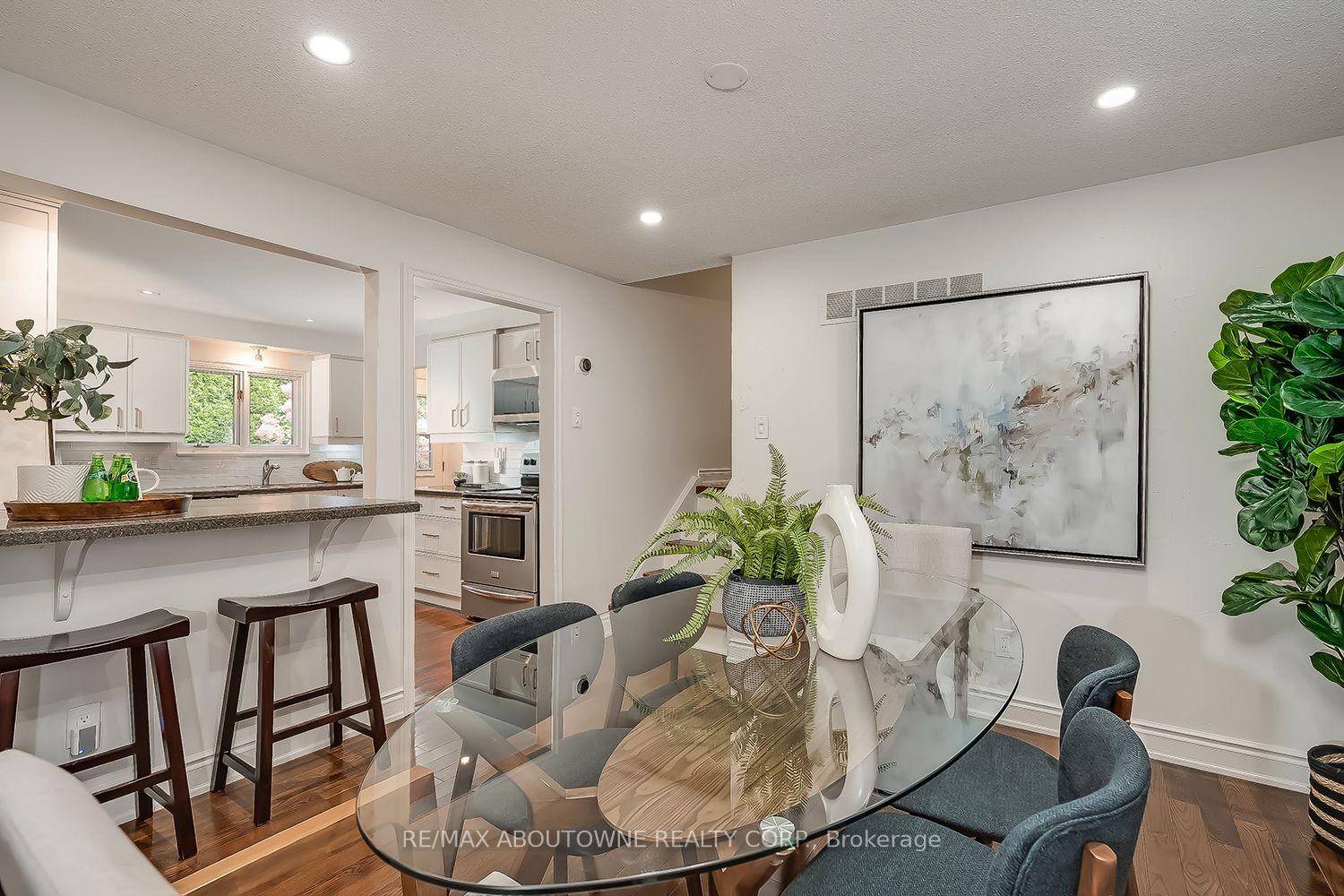 Photo 9 of 173 Arichat Road, Oakville, Ford — HOMEH