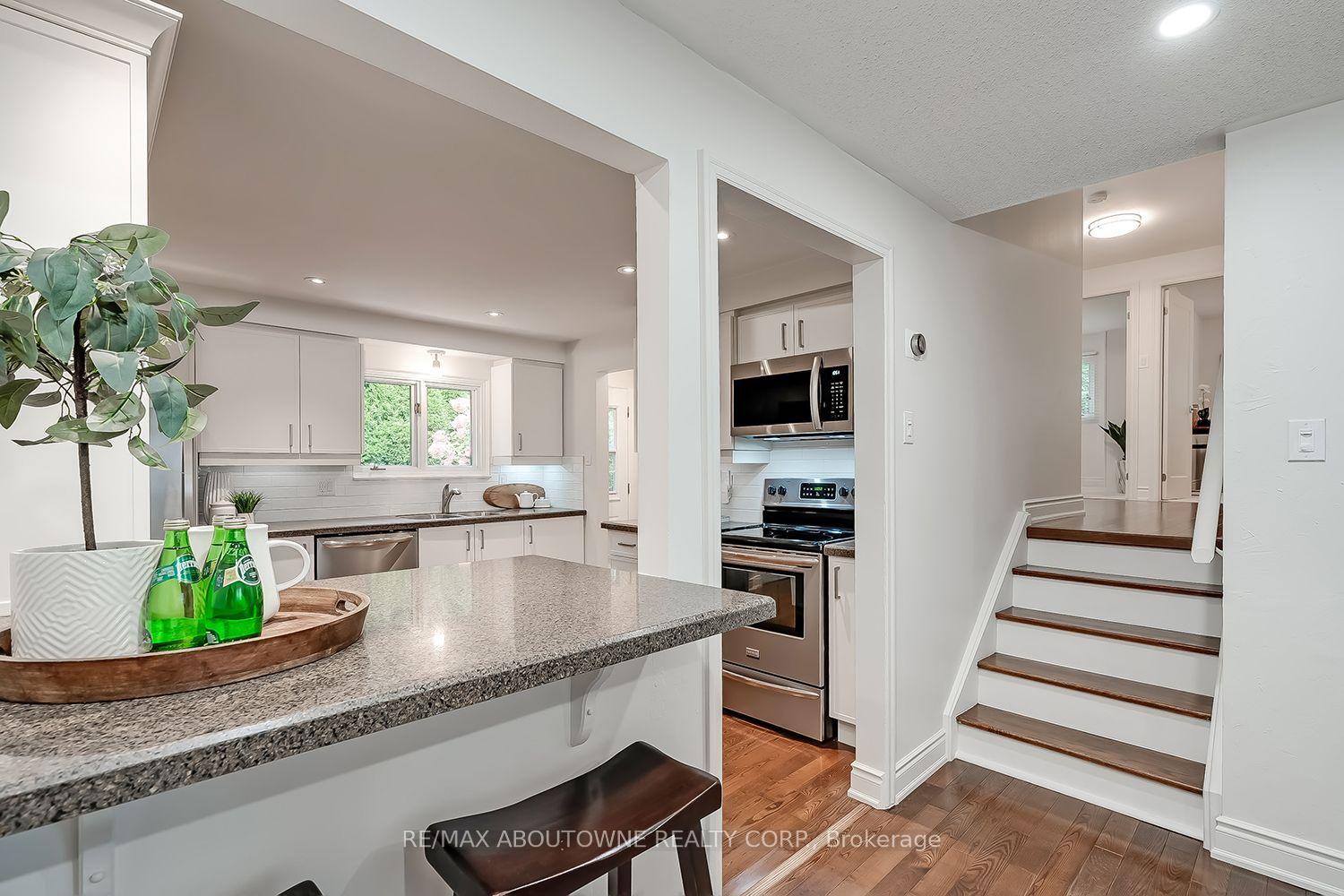 Photo 16 of 173 Arichat Road, Oakville, Ford — HOMEH
