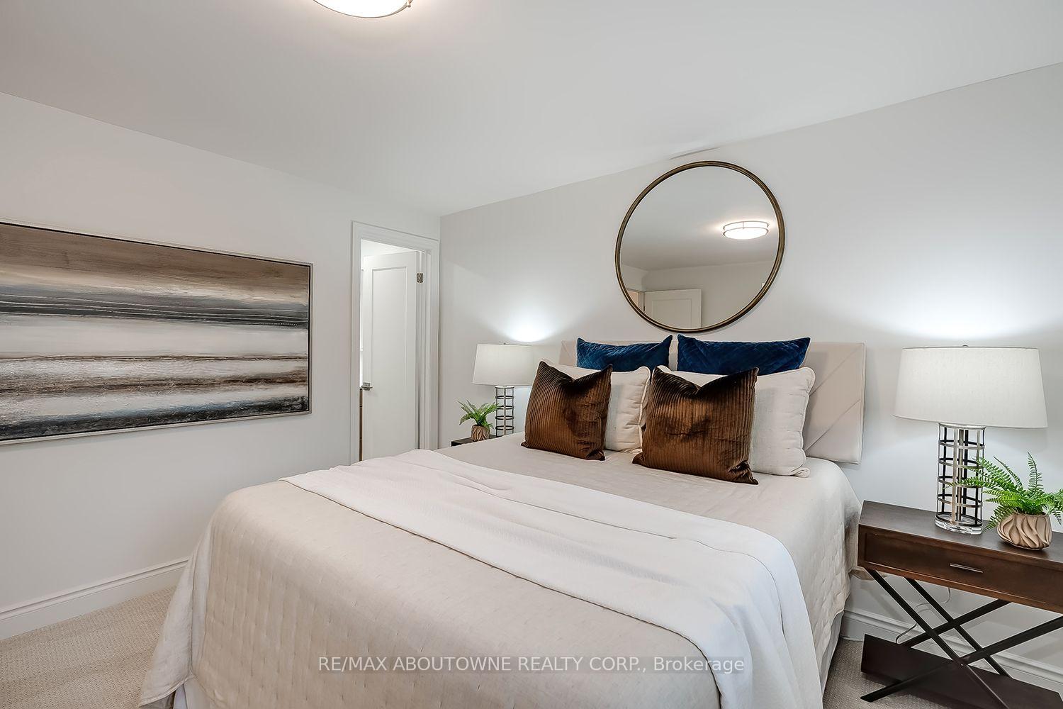 Photo 19 of 173 Arichat Road, Oakville, Ford — HOMEH