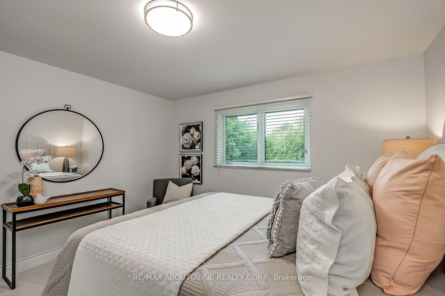 Photo 22 of 173 Arichat Road, Oakville, Ford — HOMEH