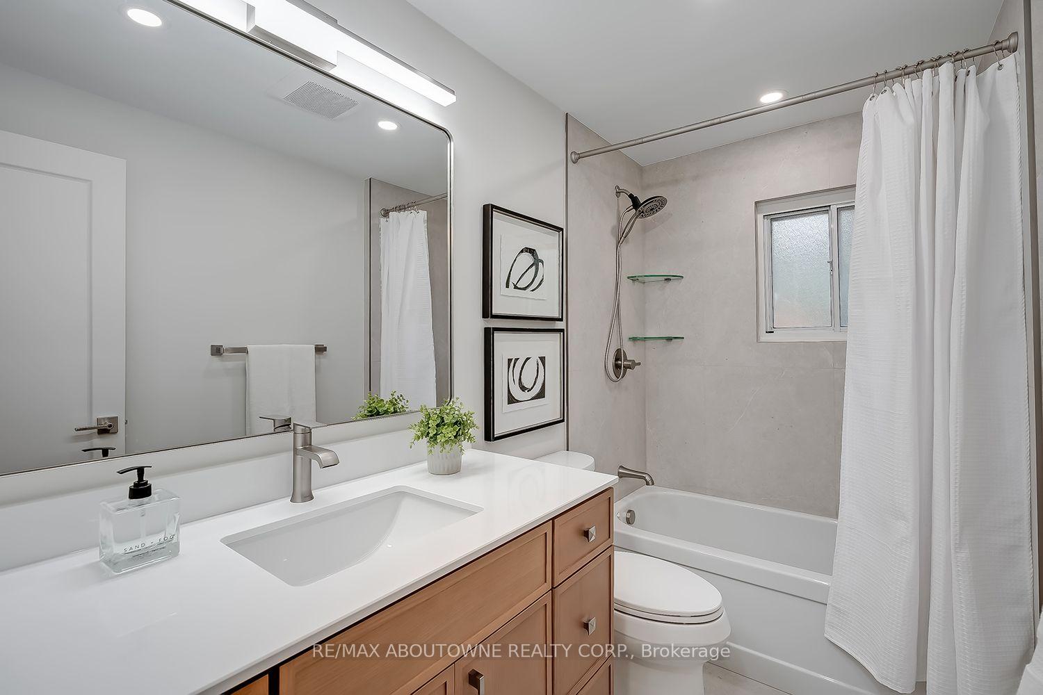 Photo 26 of 173 Arichat Road, Oakville, Ford — HOMEH