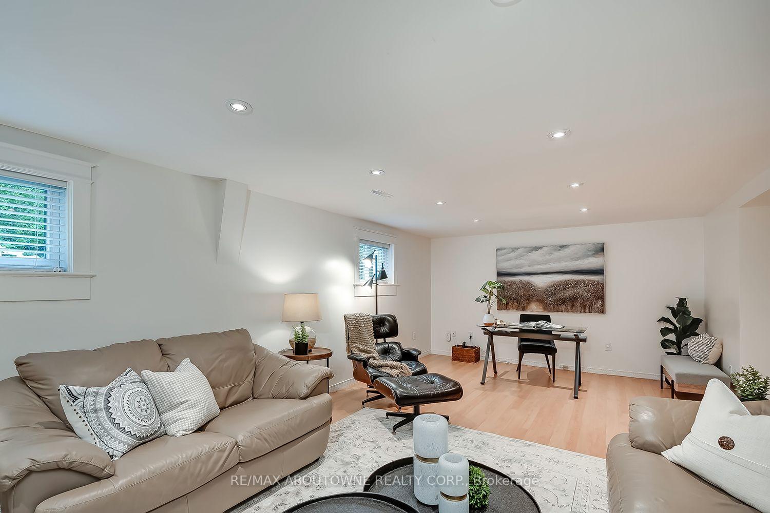 Photo 31 of 173 Arichat Road, Oakville, Ford — HOMEH