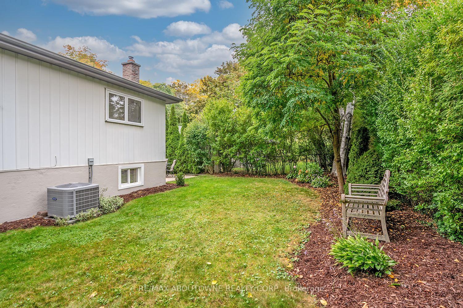 Photo 39 of 173 Arichat Road, Oakville, Ford — HOMEH