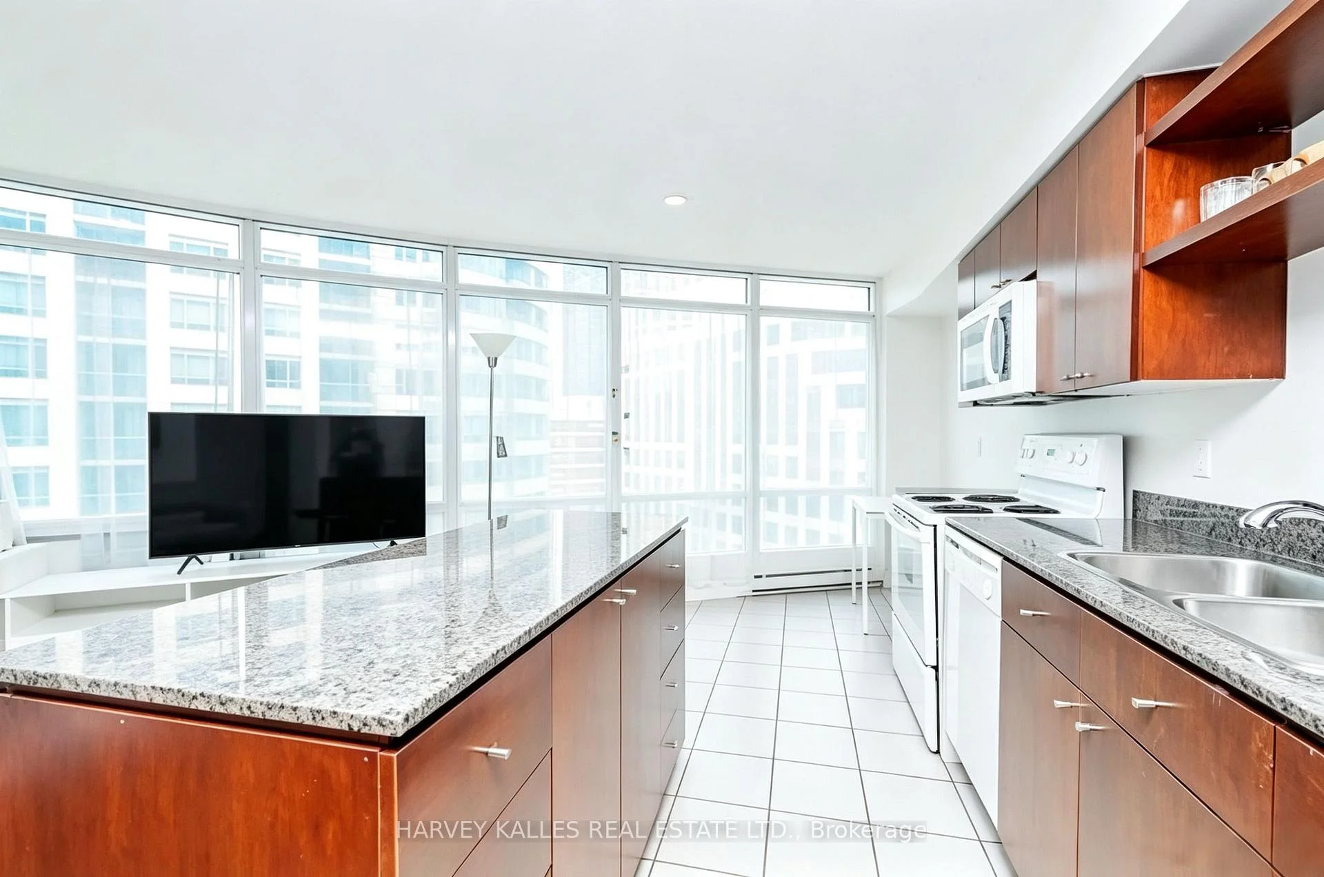Photo 12 of Unit 1510, 361 Front Street W, Toronto, Waterfront Communities — HOMEH