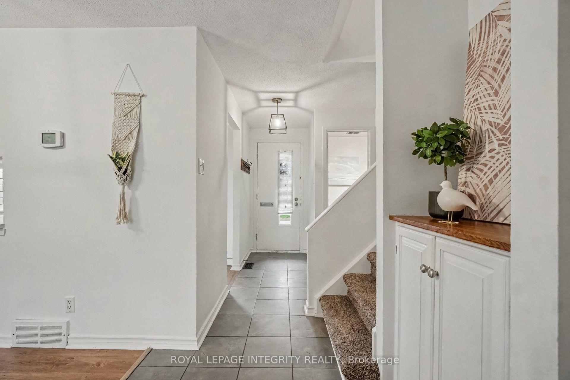 Photo 2 of Unit C, 33 Woodfield Drive, Ottawa, Merivale Industrial Park — HOMEH
