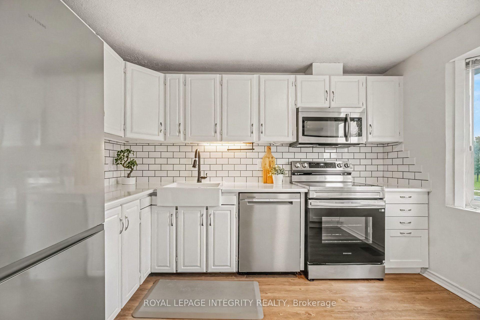 Photo 3 of Unit C, 33 Woodfield Drive, Ottawa, Merivale Industrial Park — HOMEH