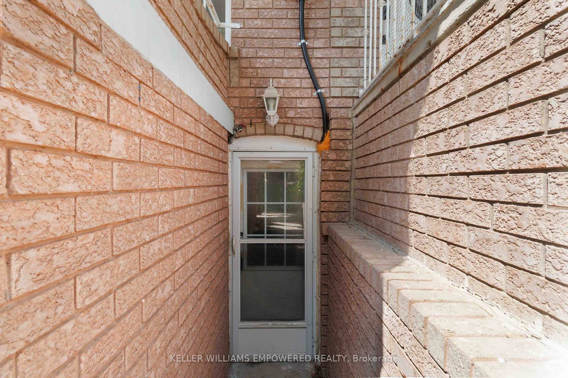 Photo 2 of Unit Basement, 112 Wallace Avenue, Toronto, Dovercourt-Wallace Emerson-Junction — HOMEH