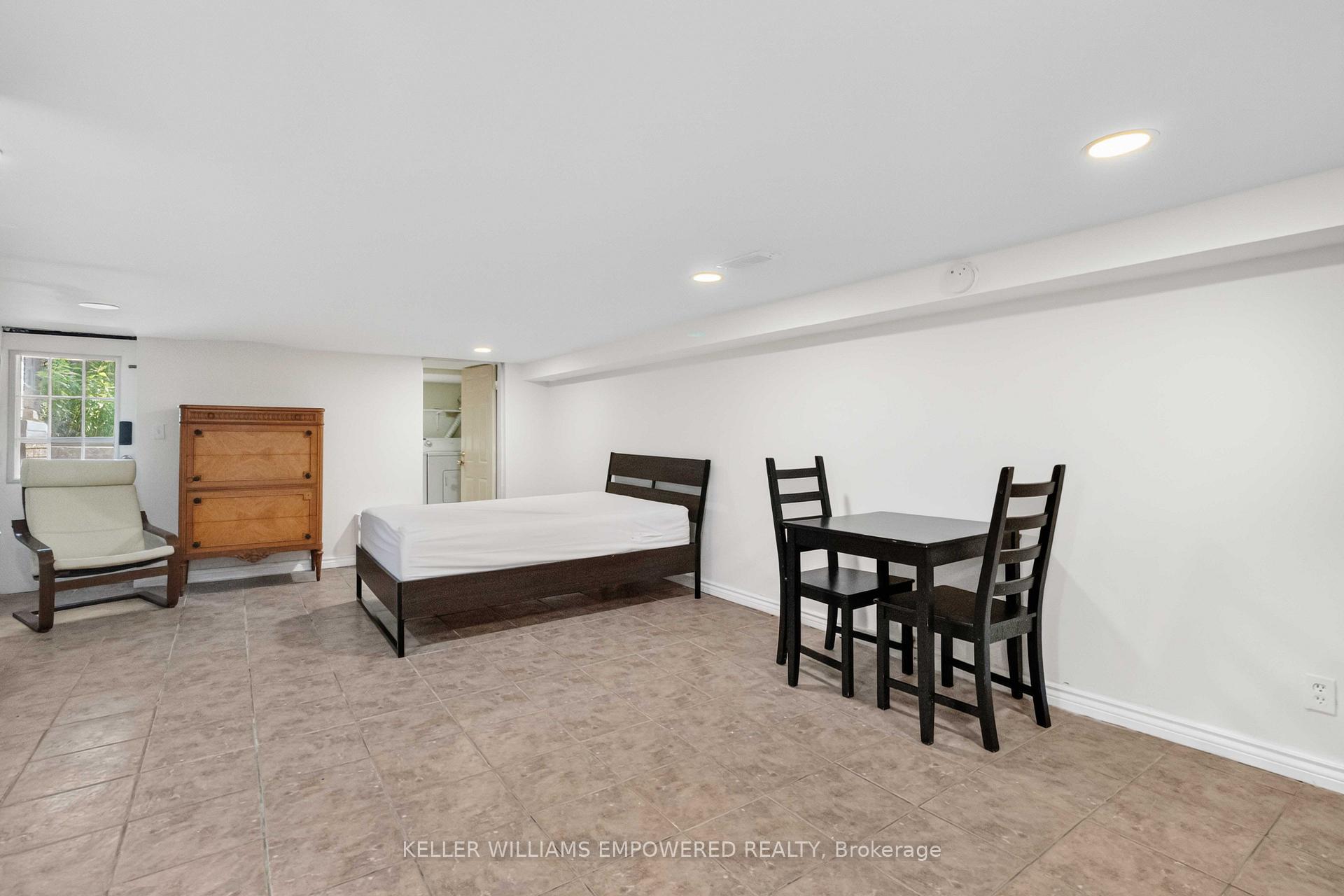 Photo 4 of Unit Basement, 112 Wallace Avenue, Toronto, Dovercourt-Wallace Emerson-Junction — HOMEH